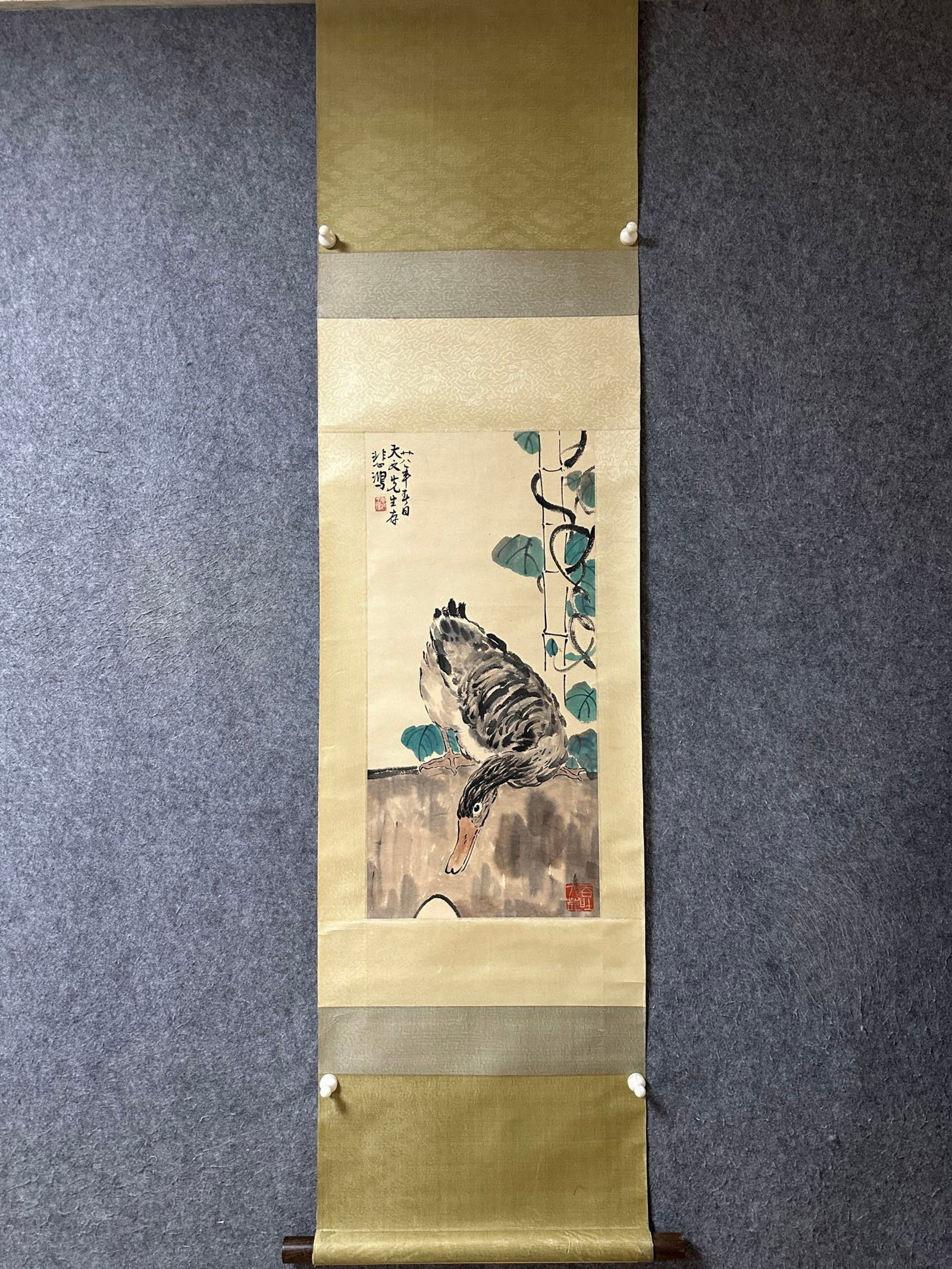 A Chinese Vertical Scroll Ink Painting of Duck on Paper: A Chinese Vertical Scroll Ink Painting of Duck on Paper,Xu Beihong,Size:28inx13.4in 一幅中国水墨鸭画立轴,徐悲鸿