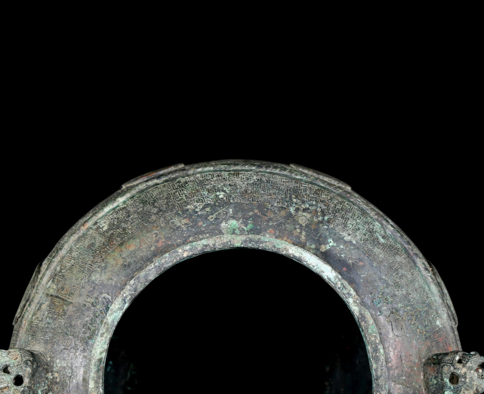 A precious bronze dragon pattern amphora with lid - 11