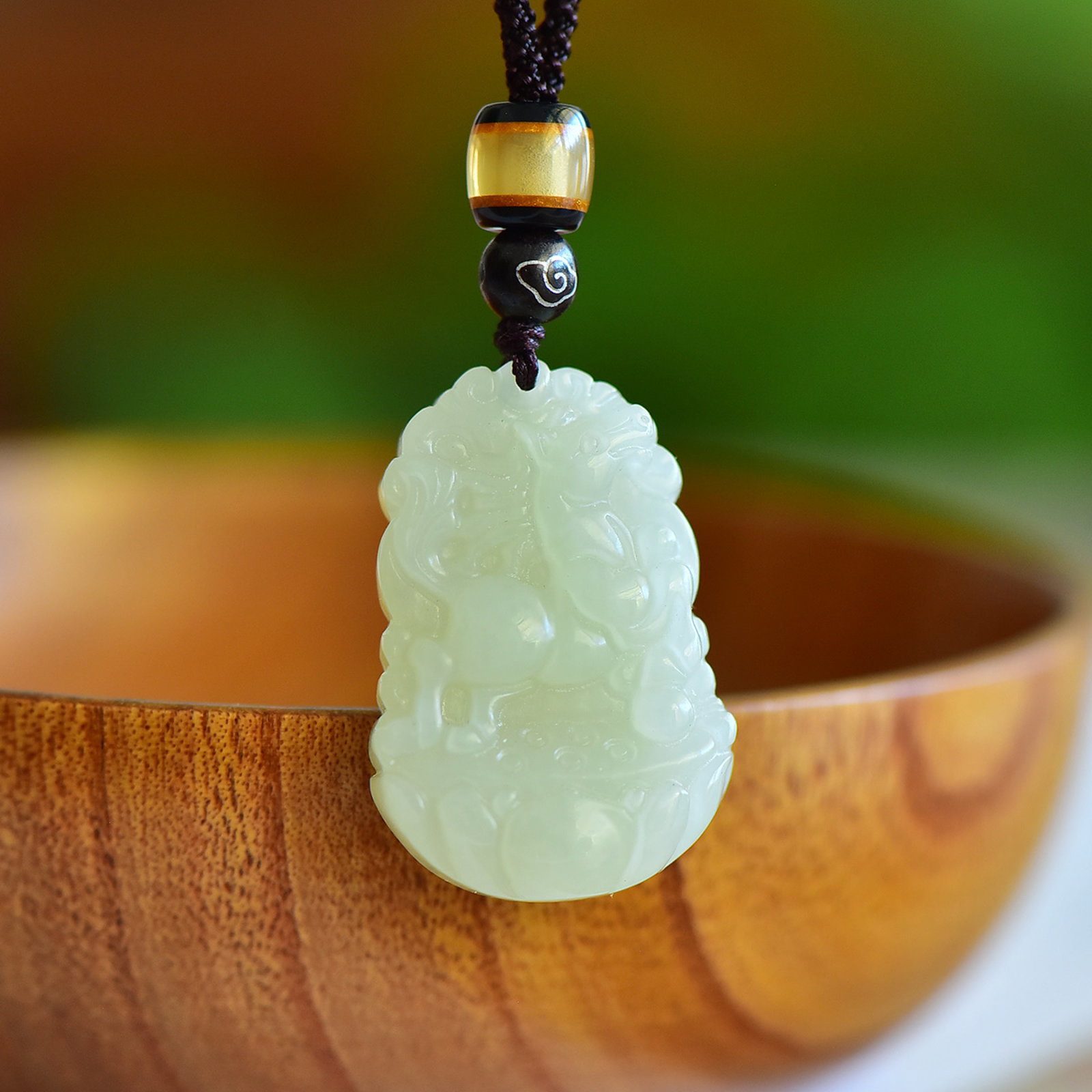 An Exquisite Greenish Jade Horse Pattern Pendant: An Exquisite Greenish Jade Horse Pattern Pendant,Size:35mmx23mm