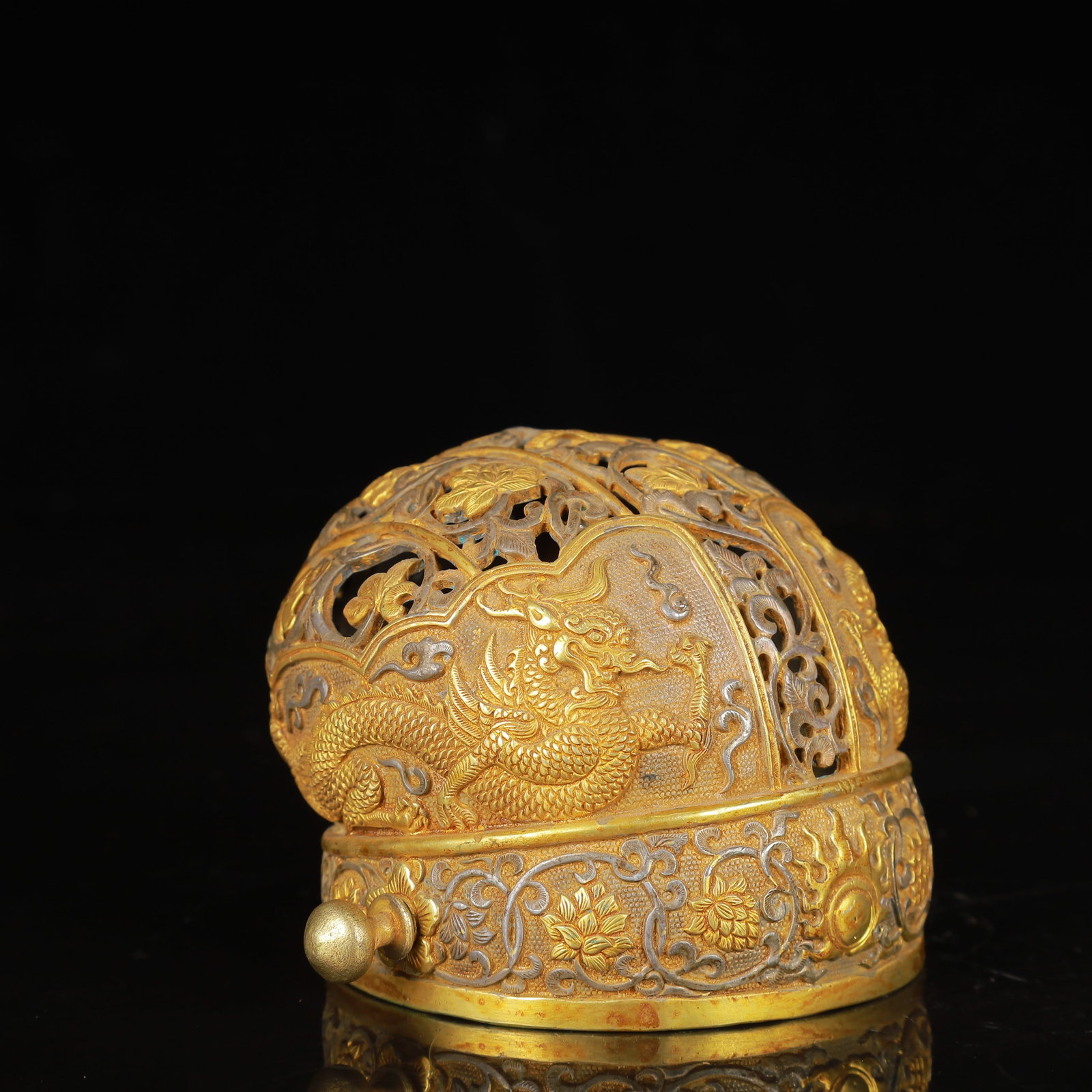 An Exquisite Gilt Silver Dragon Pattern Hat - 2