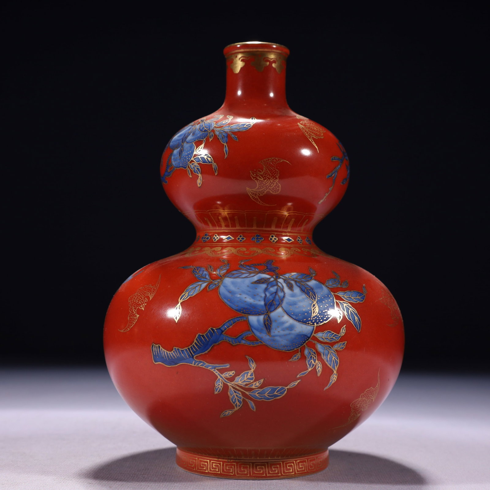 An Exquisite Blue and White Red Glazed Painted Gold Bats and Peach Pattern Gourd-Shaped Vase: An Exquisite Blue and White Red Glazed Painted Gold Bats and Peach Pattern Gourd-Shaped Vase,Qing Dynasty,China,Yongzheng Six-character Mark,Size:5.1inx8.7in,Weight:1000g