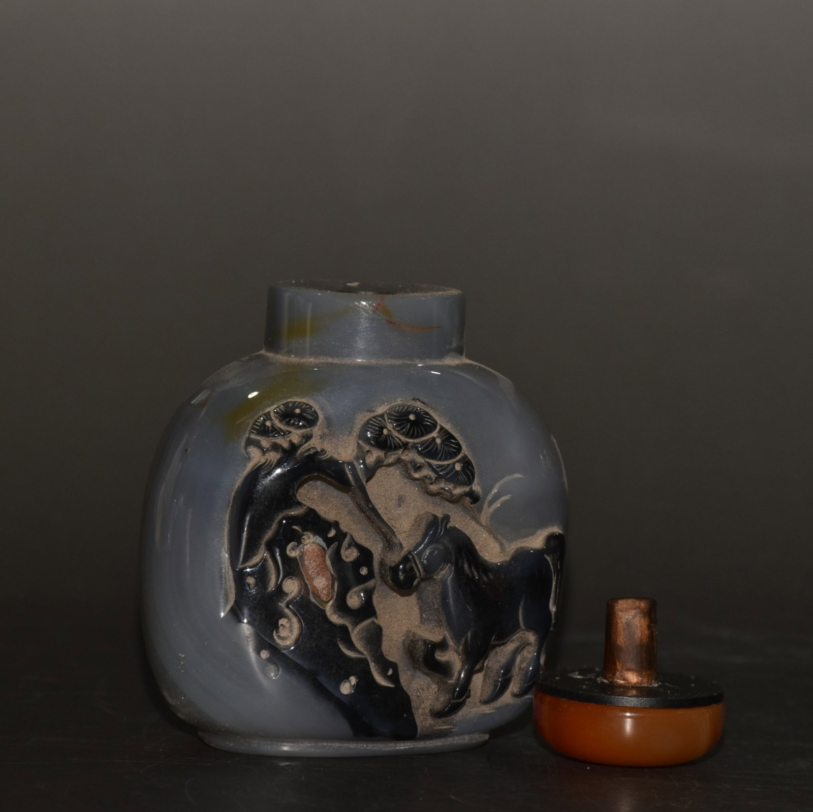 An Exquisite Agate Horse Pattern Snuff Bottle - 6