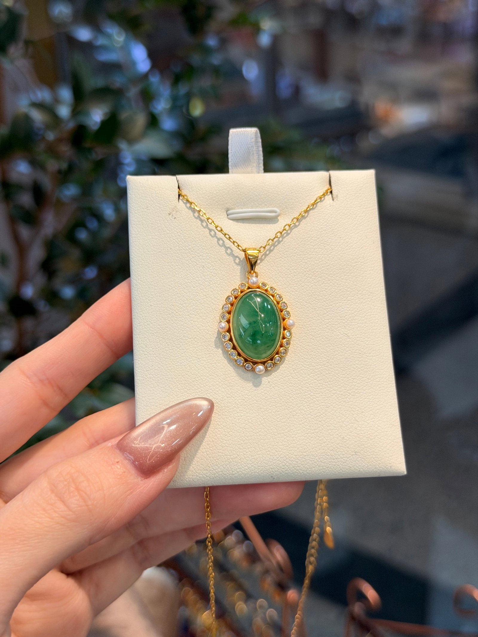 An Exquisite Sterling Silver-Gold Plated Inlaid Jadeite Pendant,Inlaid Diamond and Pearls: An Exquisite Sterling Silver-Gold Plated Inlaid Jadeite Pendant,Inlaid Diamond and Pearls 纯银镀金镶翡翠吊坠,嵌钻石和Ĩ