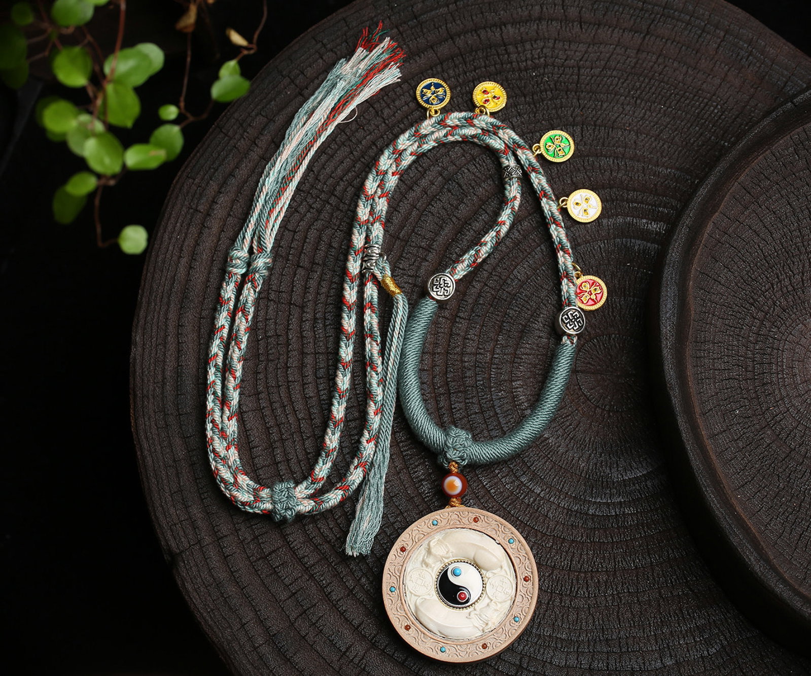 An Exquisite Sandalwood Trigram Pattern Pendant,Inlaid Turquoise Agate: An Exquisite Sandalwood Trigram Pattern Pendant,Inlaid Turquoise Agate,Size:50mmx50mm,Weight:42.3g