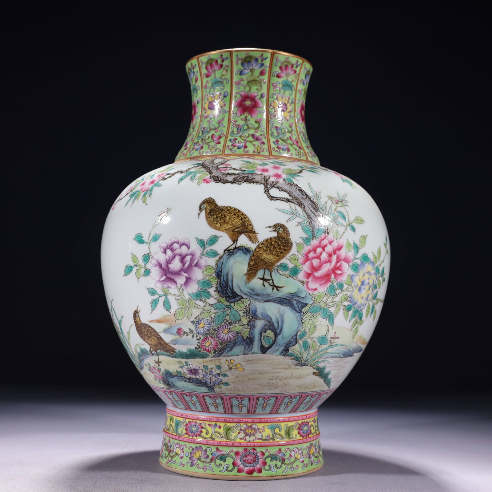 An Exquisite Famille-Rose Painted Gold Flower and Bird Pattern Vase,with poem: An Exquisite Famille-Rose Painted Gold Flower and Bird Pattern Vase,with poem,Qing Dynasty,China,Qianlong Six-character Mark,Size:7.1inx11.8in,Weight:2200g 粉彩描金花(