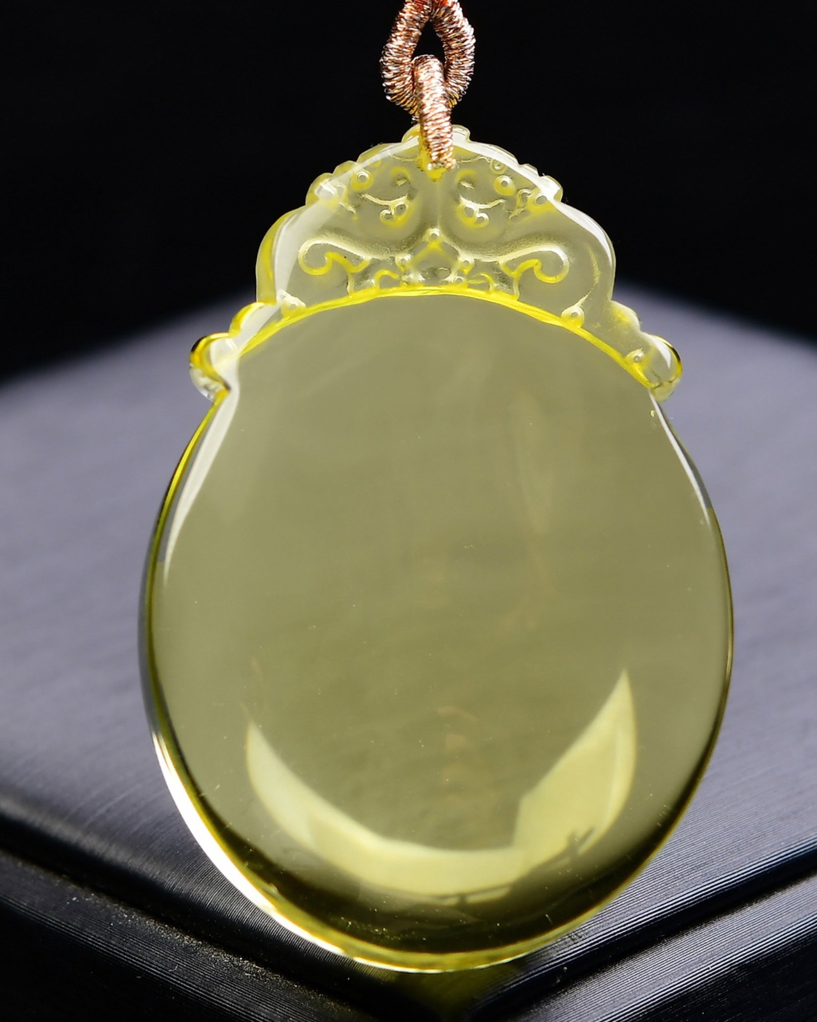 An Exquisite Crystal Auspicious Beast Pattern Pendant - 2