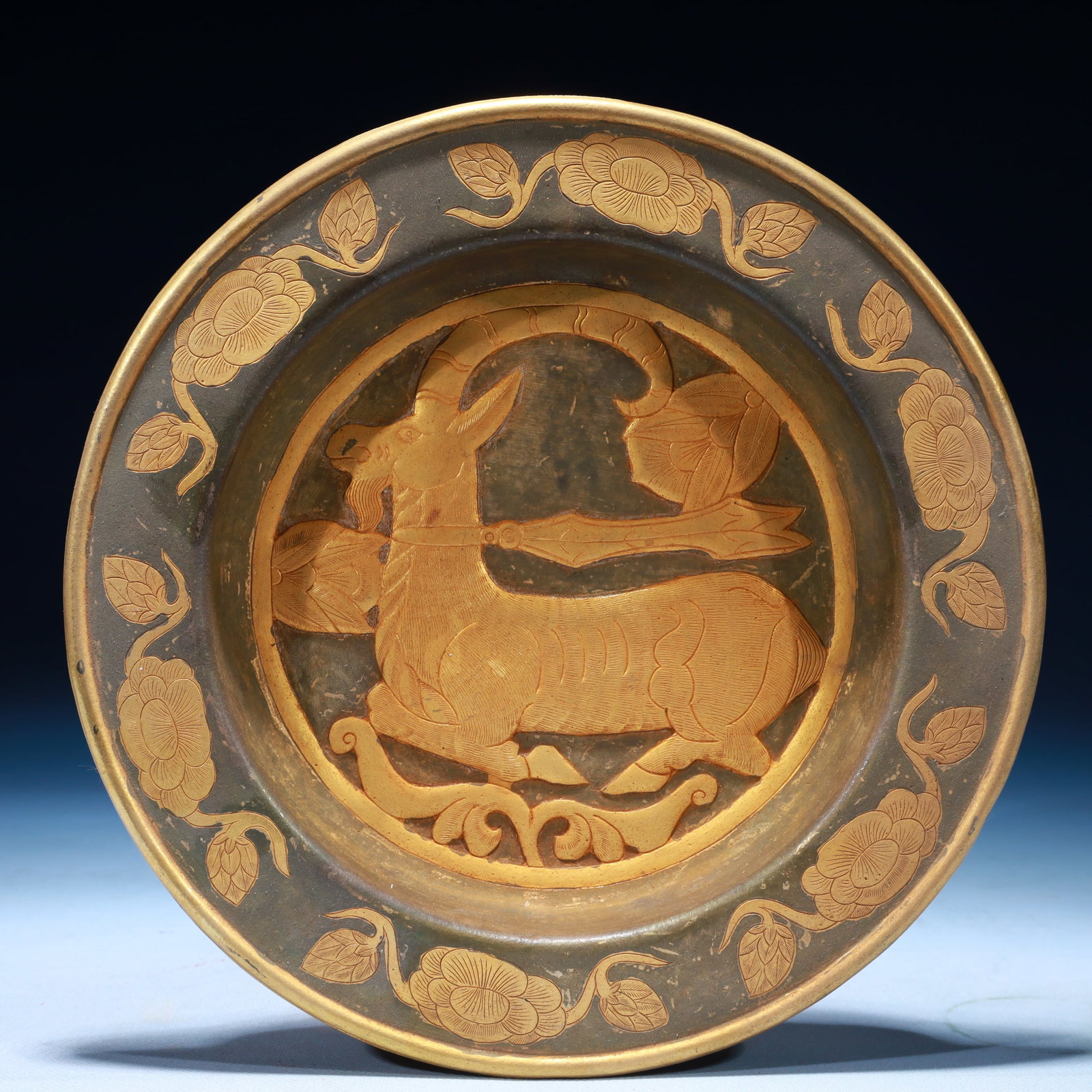 An Exquisite Silver-Gilt Bronze Sheep Pattern Plate: An Exquisite Silver-Gilt Bronze Sheep Pattern Plate,Qing Dynasty,China,Size:9.8inx1inx9.8in,Weight:550g 铜鎏金羊纹盘,中国清代