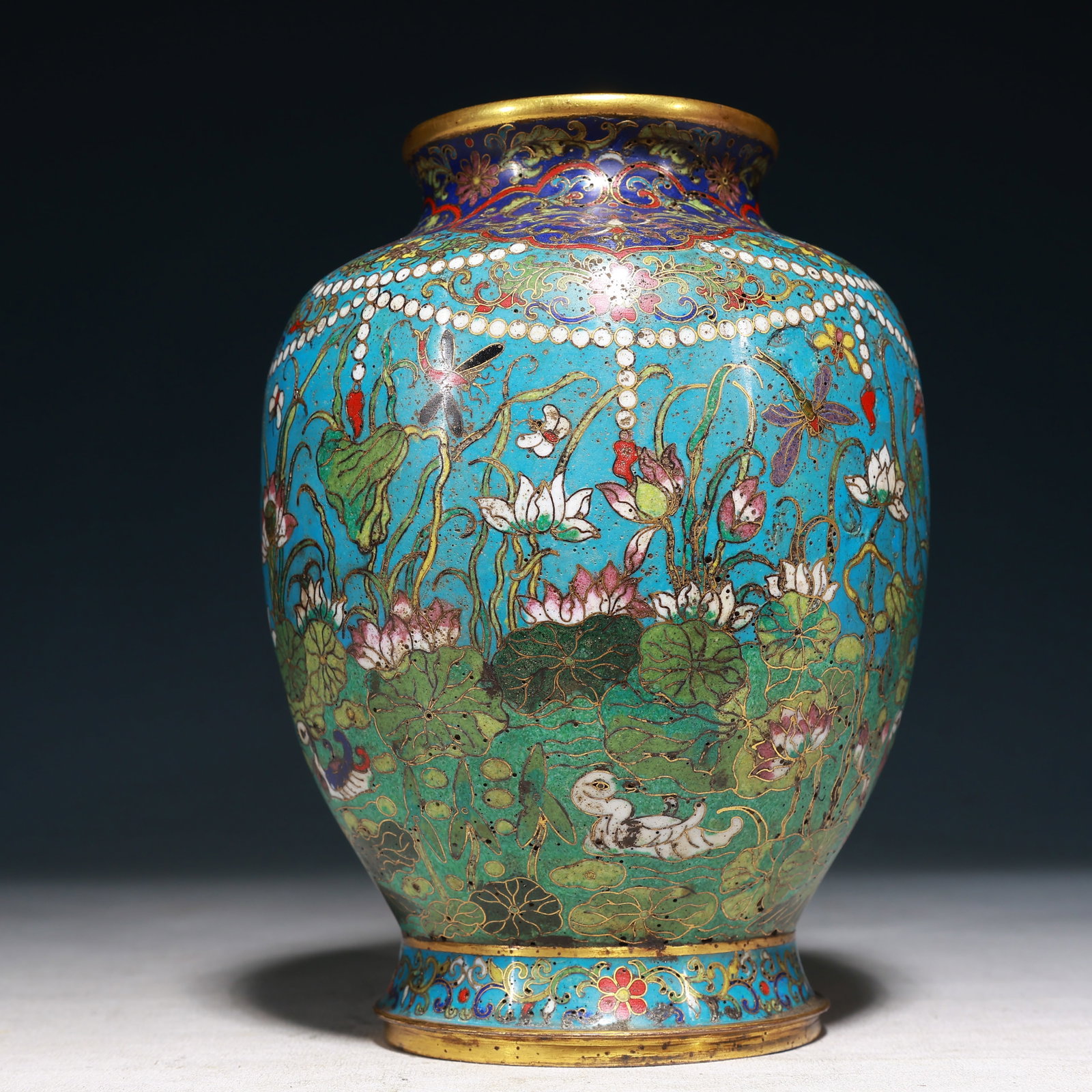 An Exquisite Cloisonne Flower Pattern Jar
