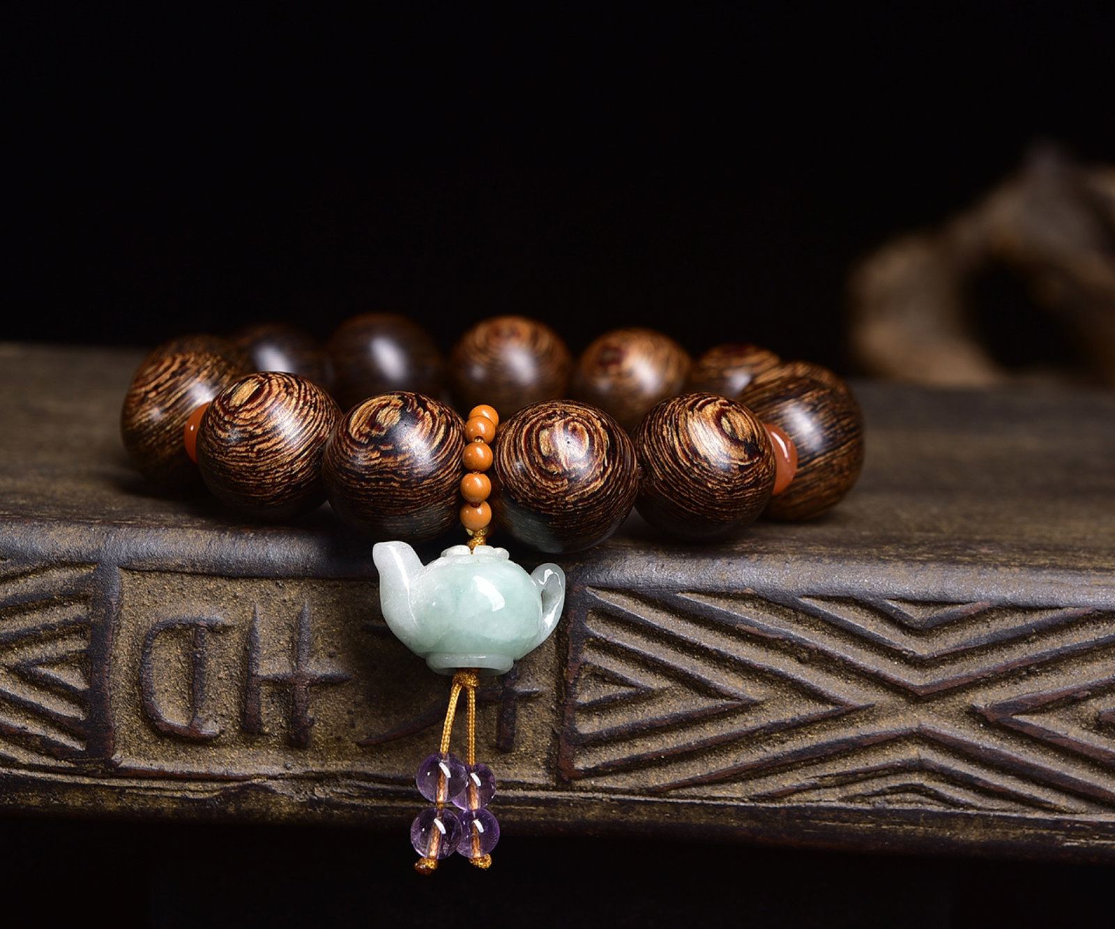 An Exquisite Eaglewood Bracelets - 3