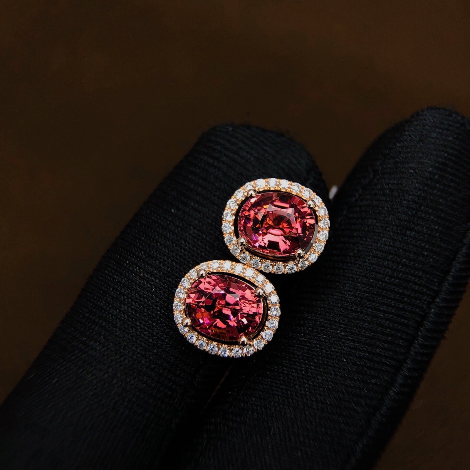 A Pair of 2.82Ctw Sterling Silver-Gold Plated Inlaid Natural Tourmaline Earrings: A Pair of 2.82Ctw Sterling Silver-Gold Plated Inlaid Natural Tourmaline Earrings,Size:7.6mmx6.3mm 一对2.82Ctw纯银镀金嵌天然碧玺耳