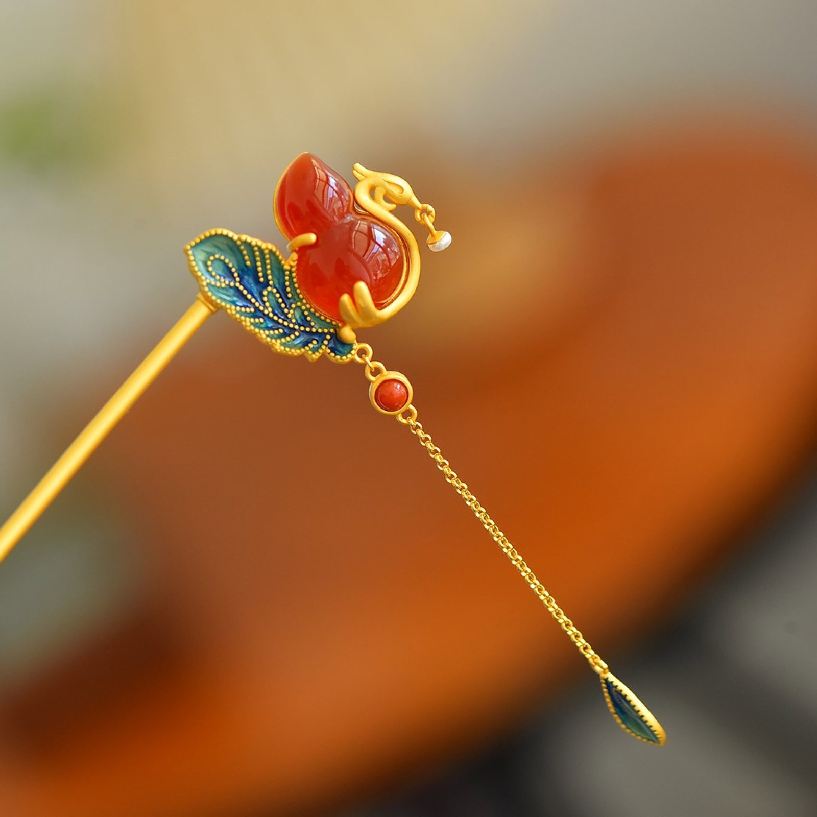An Exquisite Sterling Silver-Gold Plated Inlaid Red Agate Hairpin: An Exquisite Sterling Silver-Gold Plated Inlaid Red Agate Hairpin