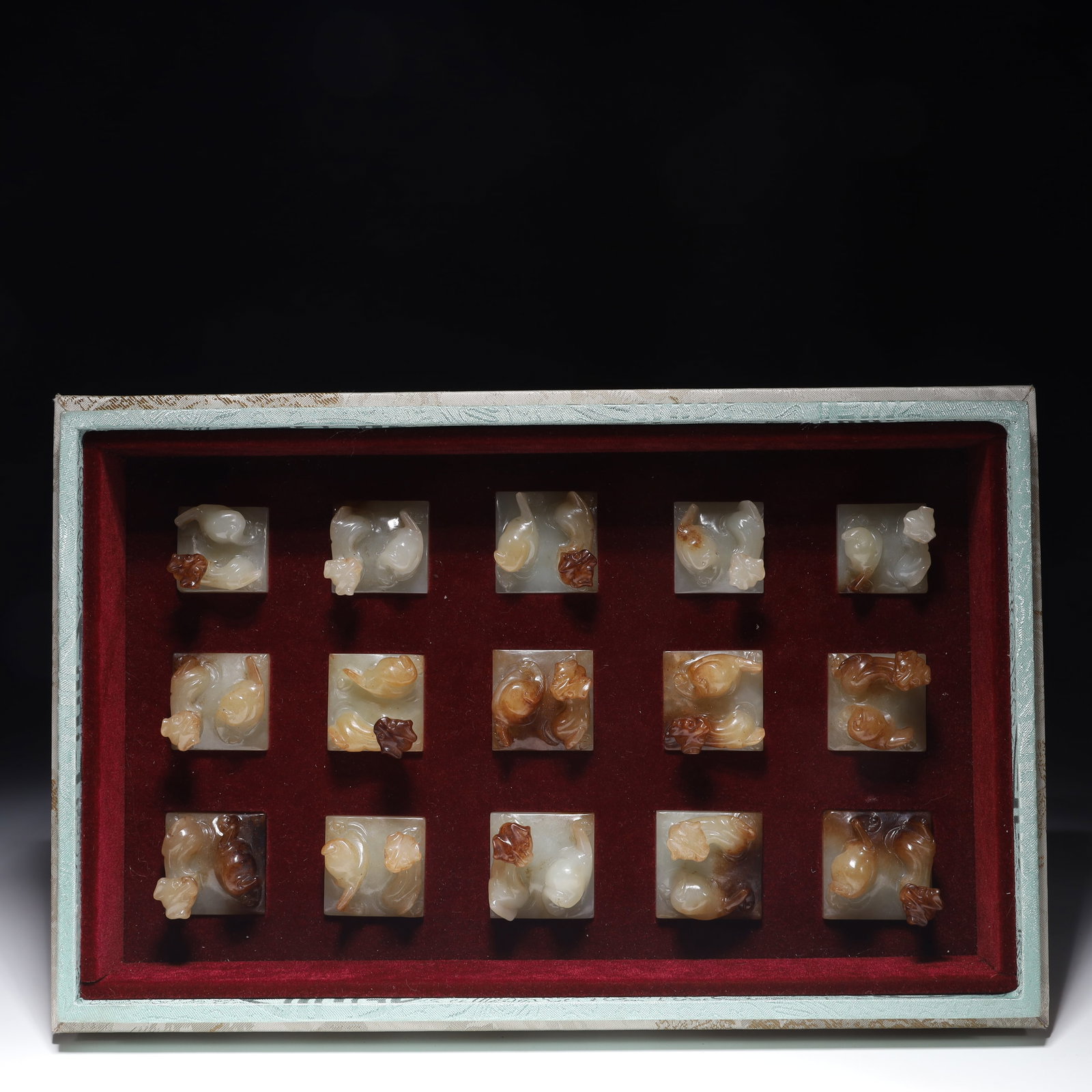 A Set of Fine White Jade Beast Pattern Seals: A Set of Fine White Jade Beast Pattern Seals,Han Dynasty, China,Size:1.2inx1.2inx1.2in,Weight:492g 一套白玉兽纹印章,中国汉代