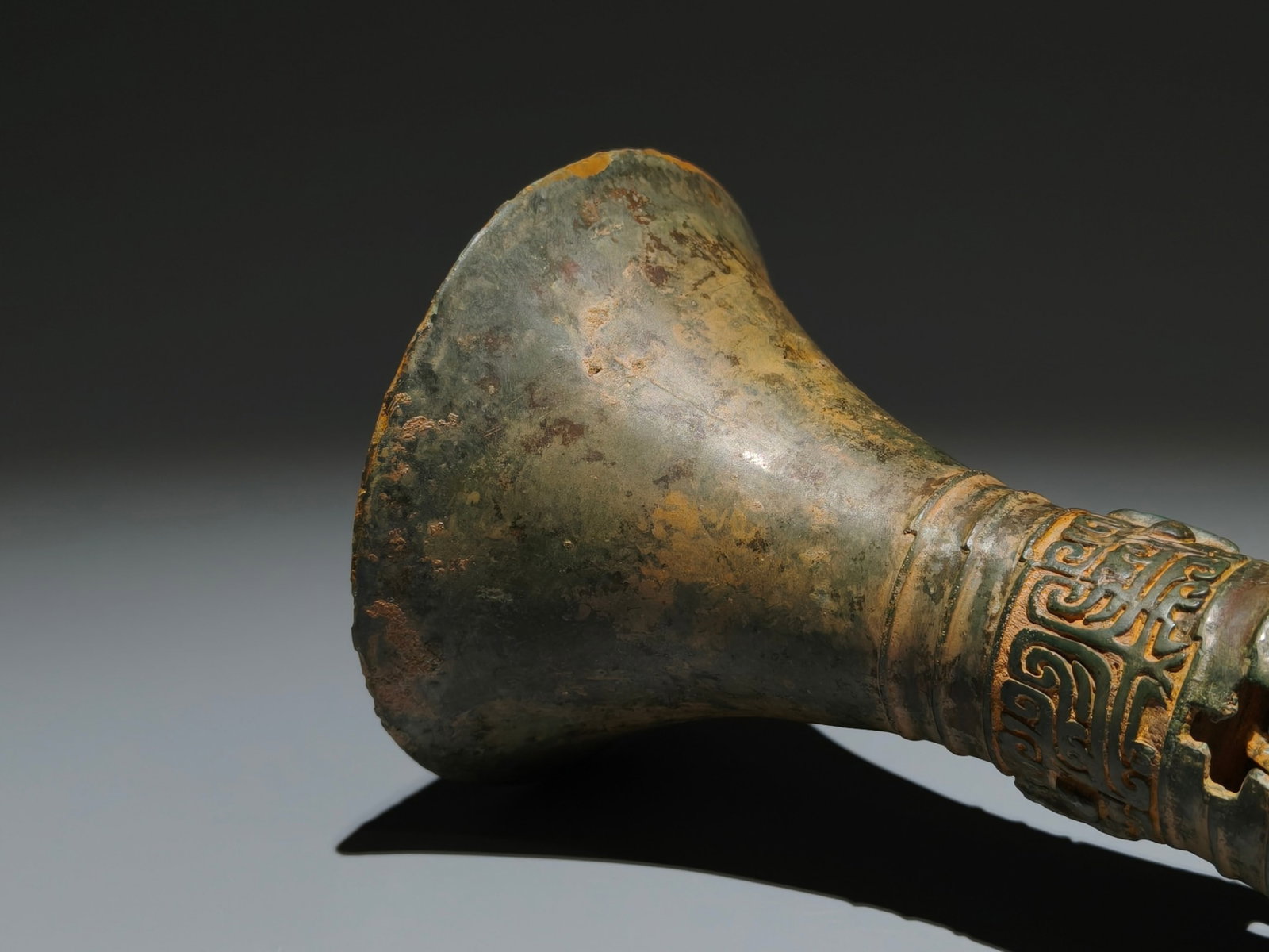An Archaic Bronze Beast-Face Pattern Gu - 6