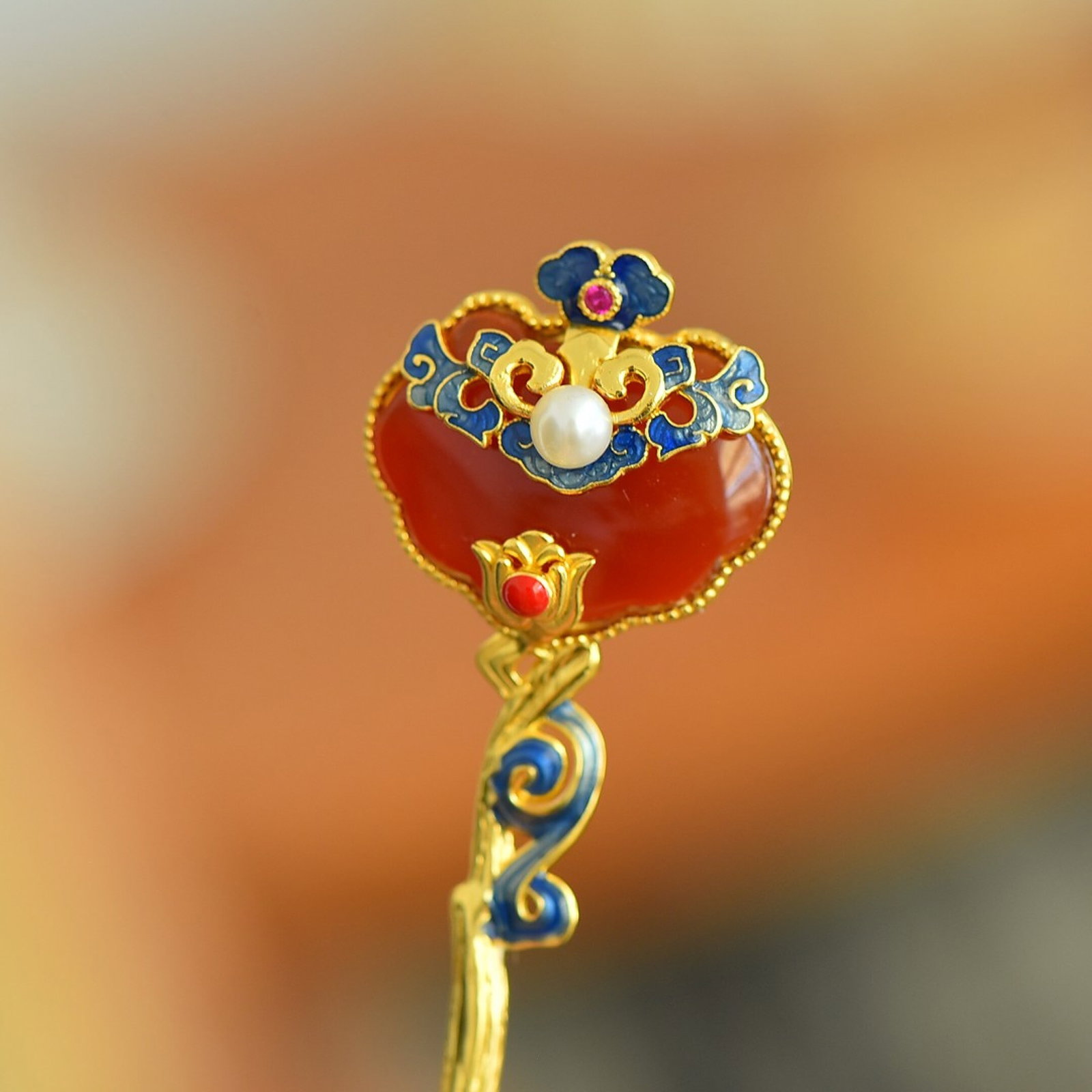 An Exquisite Sterling Silver-Gold Plated Inlaid Red Agate Hairpin: An Exquisite Sterling Silver-Gold Plated Inlaid Red Agate Hairpin