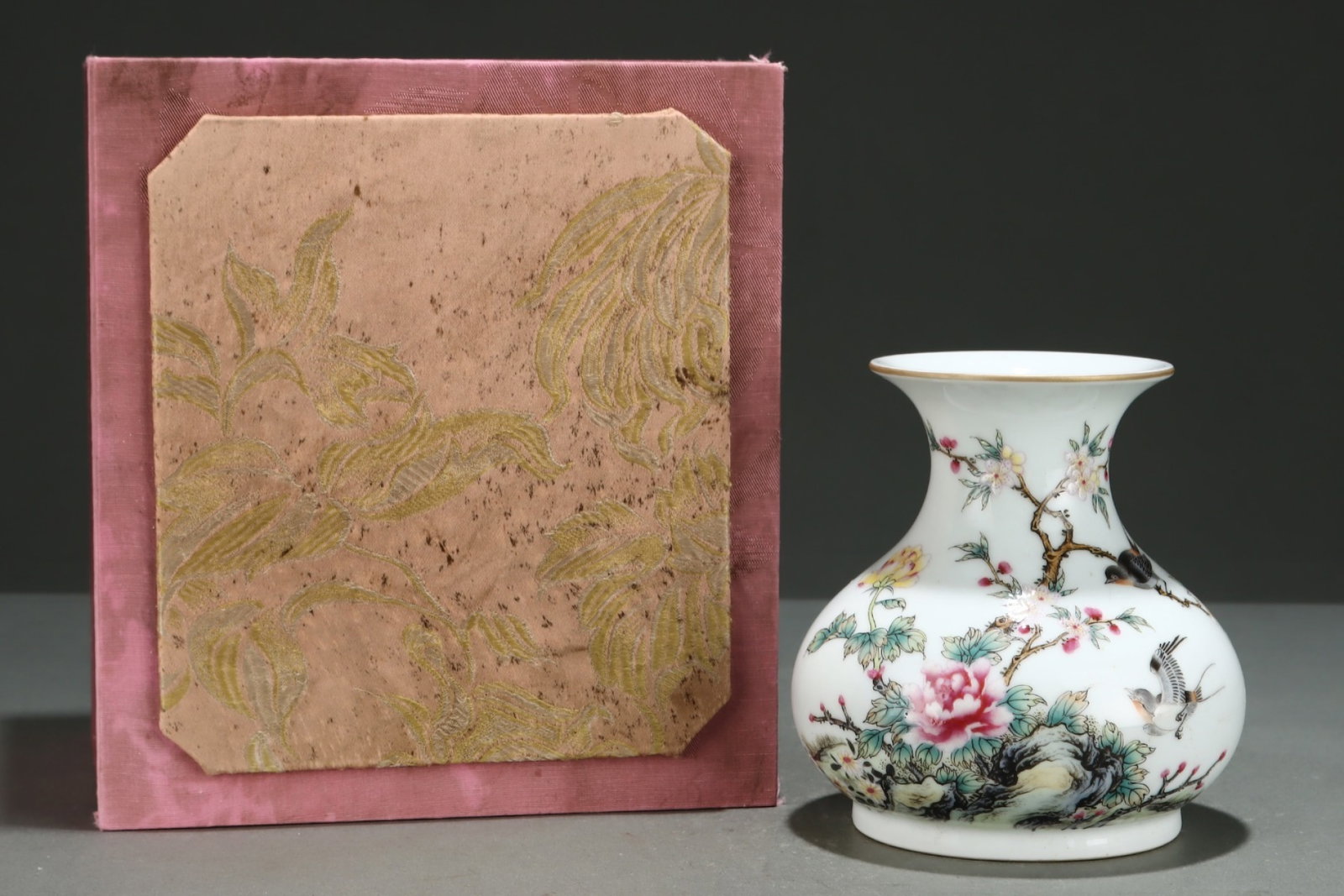 An Exquisite Famille-Rose Painted Gold Flower and Bird Pattern Vase,with poem: An Exquisite Famille-Rose Painted Gold Flower and Bird Pattern Vase,with poem,Qing Dynasty,China,Yongzheng Four-character Mark,Size:4.8inx4.7in