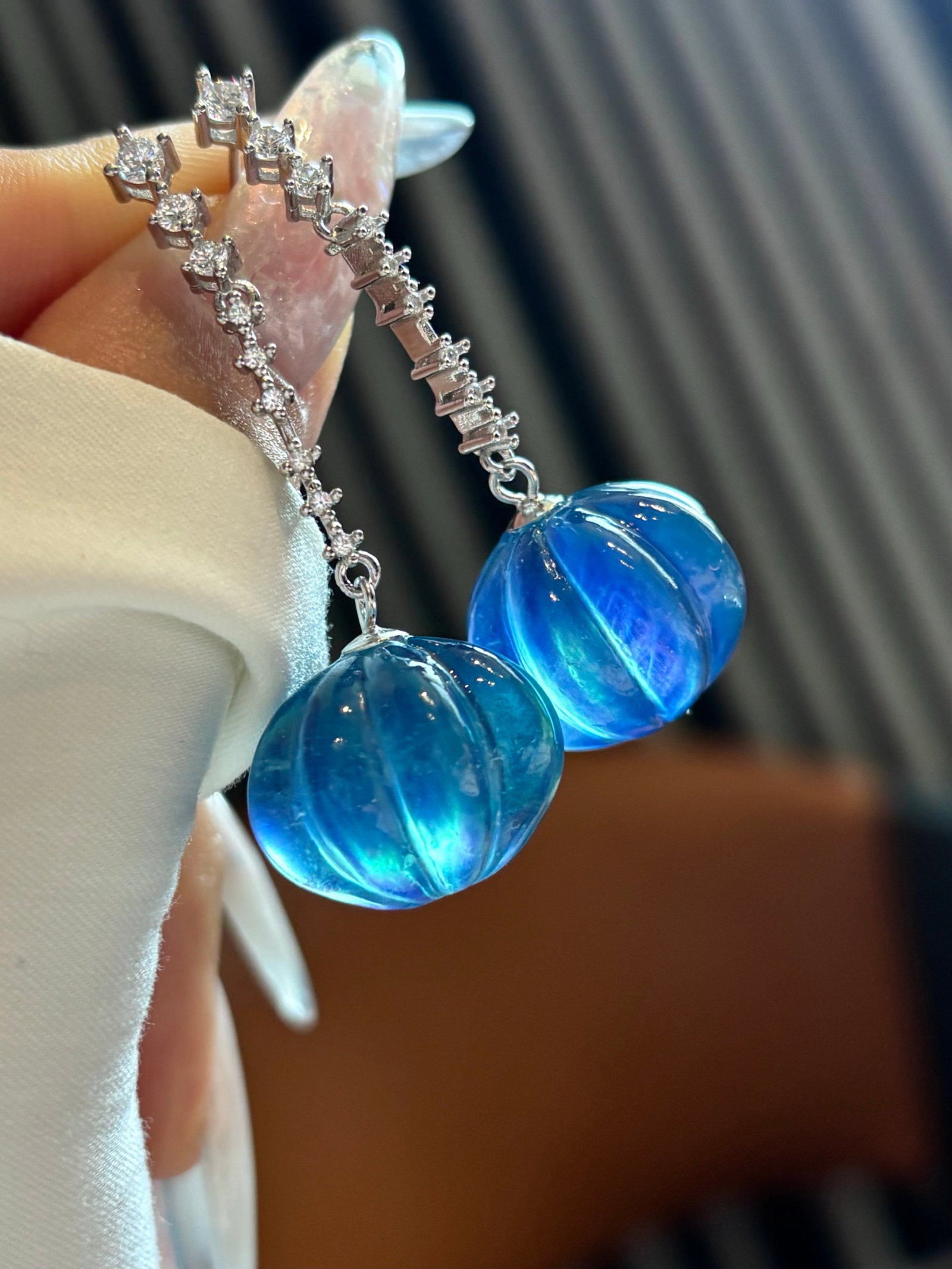 A Pair of Exquisite Sterling Silver Inlaid Aquamarine Pumpkin Earrings: A Pair of Exquisite Sterling Silver Inlaid Aquamarine Pumpkin Earrings,Size:18mm,Weight:15.5g 一对纯银镶海蓝宝南瓜耳环