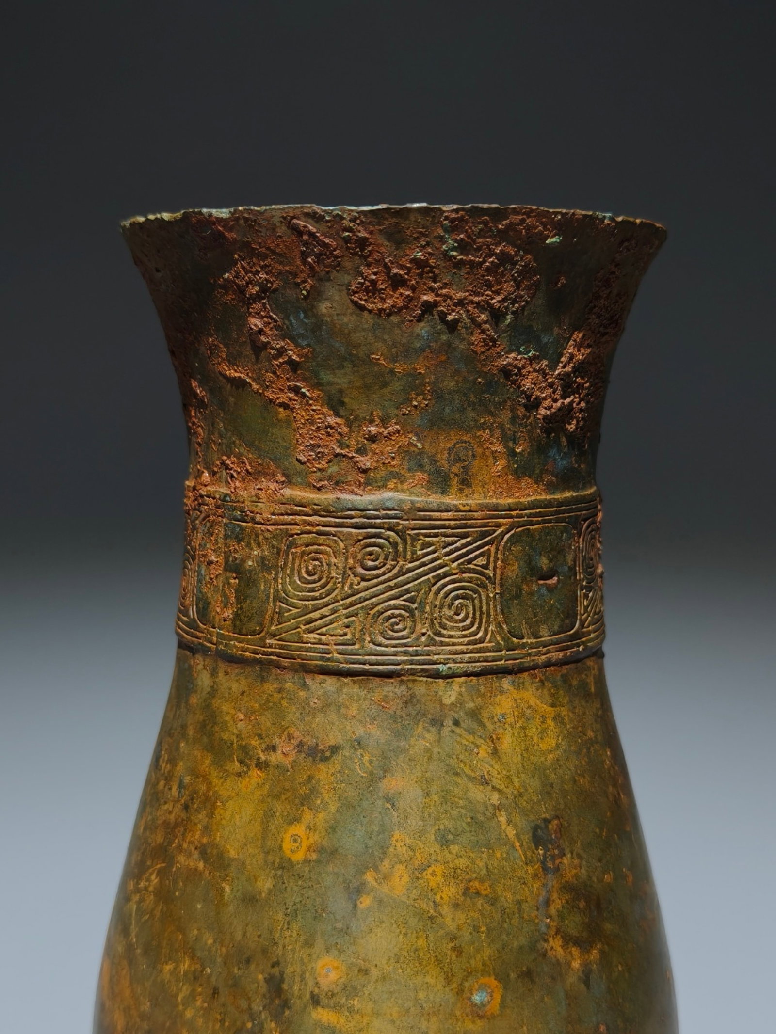 An Archaic Bronze Jar - 5