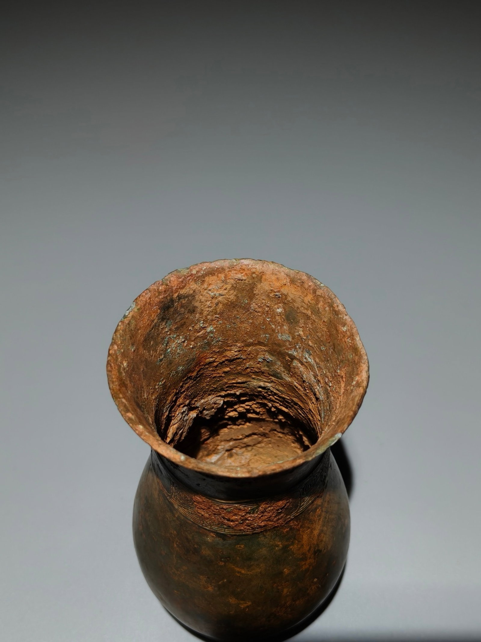 An Archaic Bronze Jar - 8