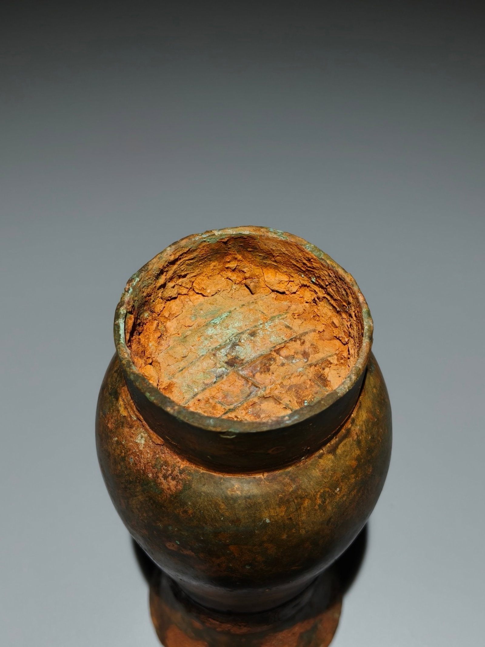 An Archaic Bronze Jar - 9