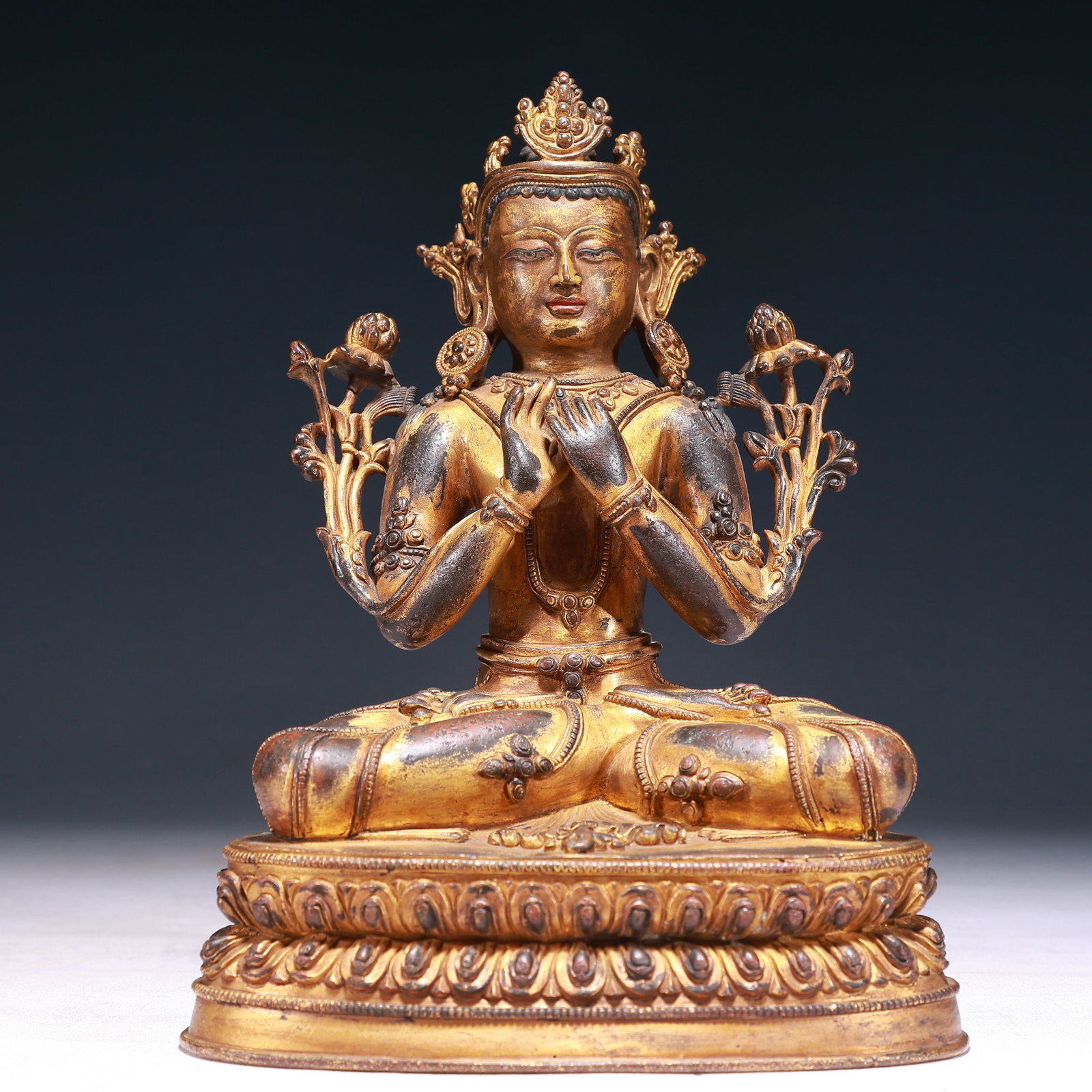A Solemn Gilt Bronze Statue of Amitayus: A Solemn Gilt Bronze Statue of Amitayus,Qing Dynasty,China,Size:7.1inx3.9inx9.8in,Weight:3800g 铜鎏金无量寿佛像,中国清代