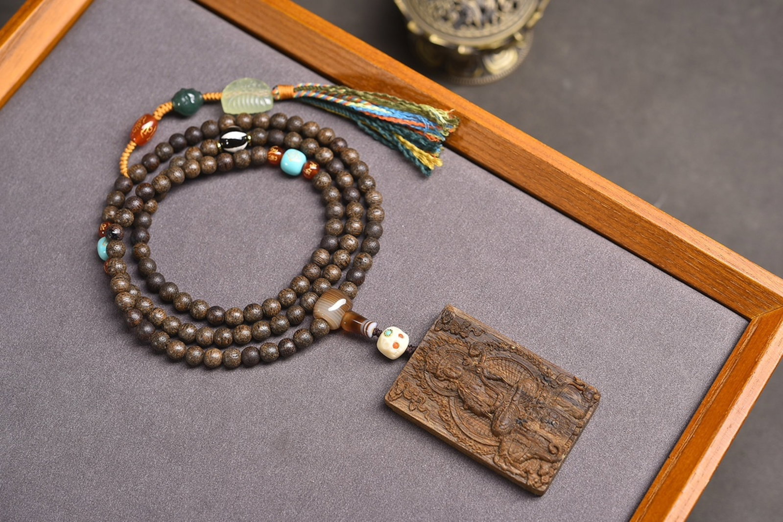 An Exquisite Eaglewood Necklace: An Exquisite Eaglewood Necklace,Size:60mmx40mmx9mm,Weight:51.67g 沉香木项链
