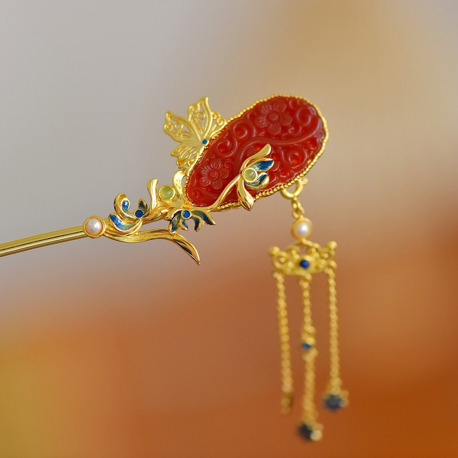 An Exquisite Sterling Silver-Gold Plated Inlaid Red Agate Hairpin: An Exquisite Sterling Silver-Gold Plated Inlaid Red Agate Hairpin