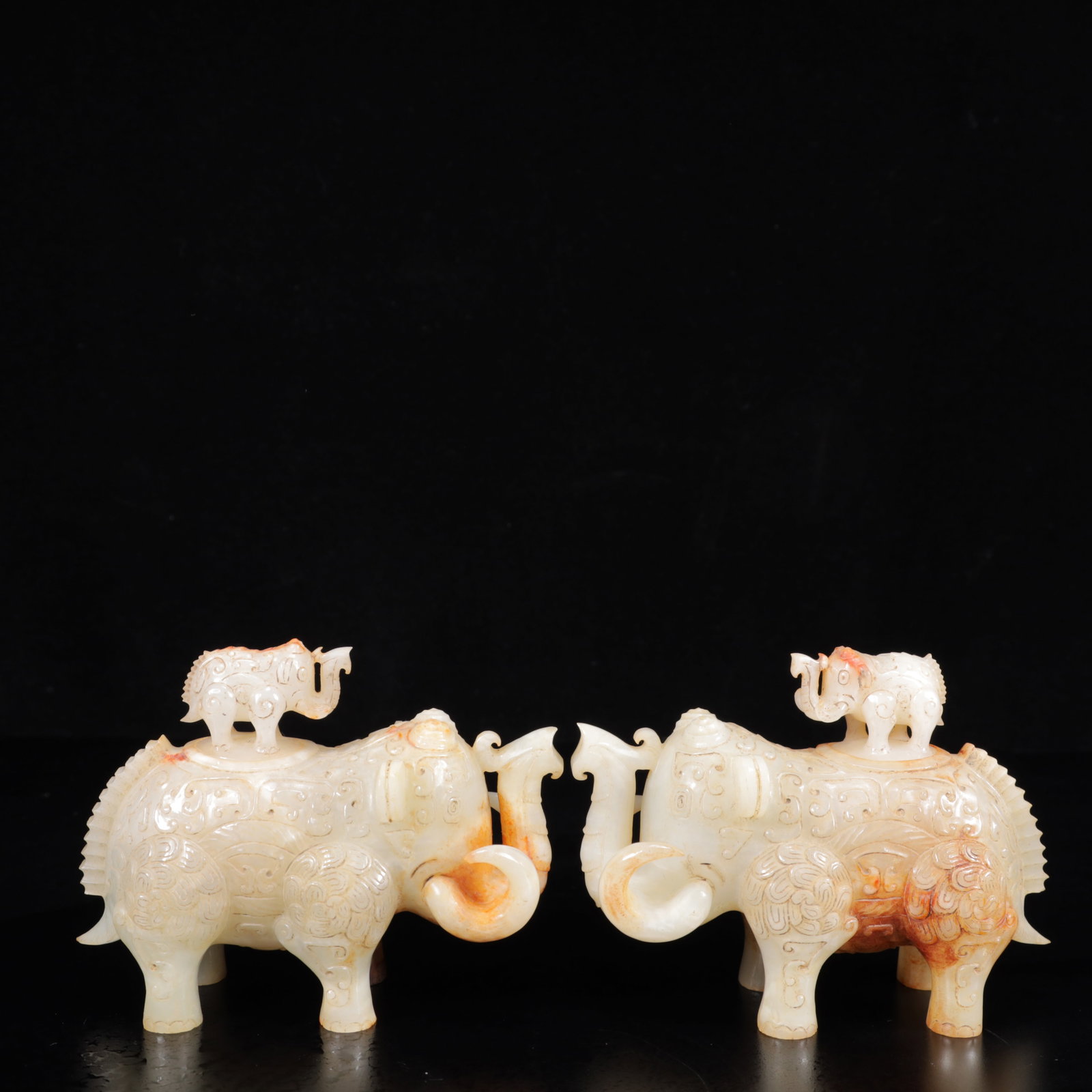 A Pair of Exquisite White Jade Elephant Ornaments: A Pair of Exquisite White Jade Elephant Ornaments,Qing Dynasty,China,Size:5.1inx2inx3.5in,Weight:1150g 一对白玉象摆件,中国清代
