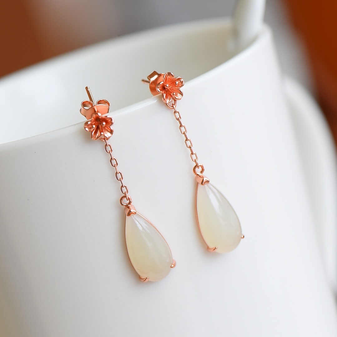 A Pair of Exquisite Sterling Silver Inlaid White Jade Earrings: A Pair of Exquisite Sterling Silver Inlaid White Jade Earrings,Size:8mmx16mm 一对纯银镶白玉耳环