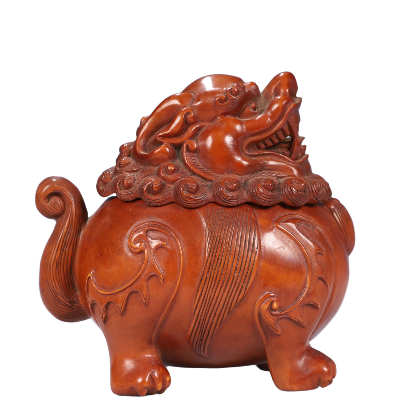 An Exquisite Boxwood Lion Ornament: An Exquisite Boxwood Lion Ornament,Qing Dynasty, China,Size:4.3inx2.8inx4.1in,Weight:300g 黄杨木狮子摆件,中国清代