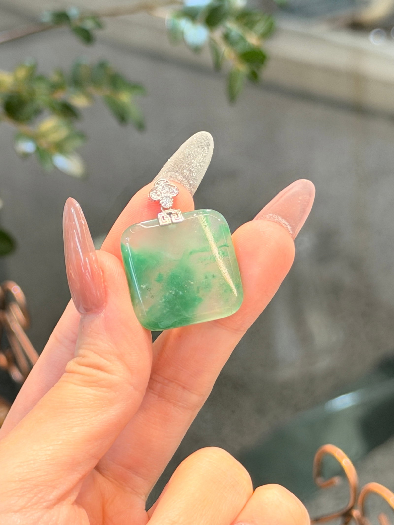 An Exquisite Sterling Silver-Gold Plated Inlaid Jadeite Pendant: An Exquisite Sterling Silver-Gold Plated Inlaid Jadeite Pendant 纯银镀金镶翡翠吊坠