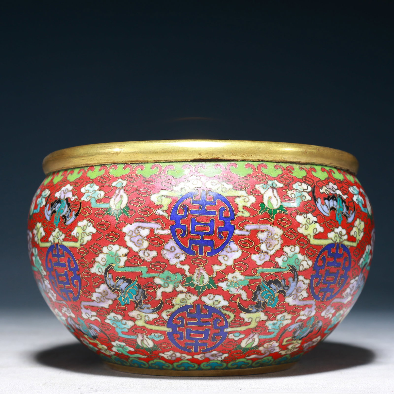 An Exquisite Cloisonne Auspicious Cloud,Bats and Peach Pattern Jar: An Exquisite Cloisonne Auspicious Cloud,Bats and Peach Pattern Jar,Qing Dynasty, China,Size:7.1inx4.3in,Weight:2600g