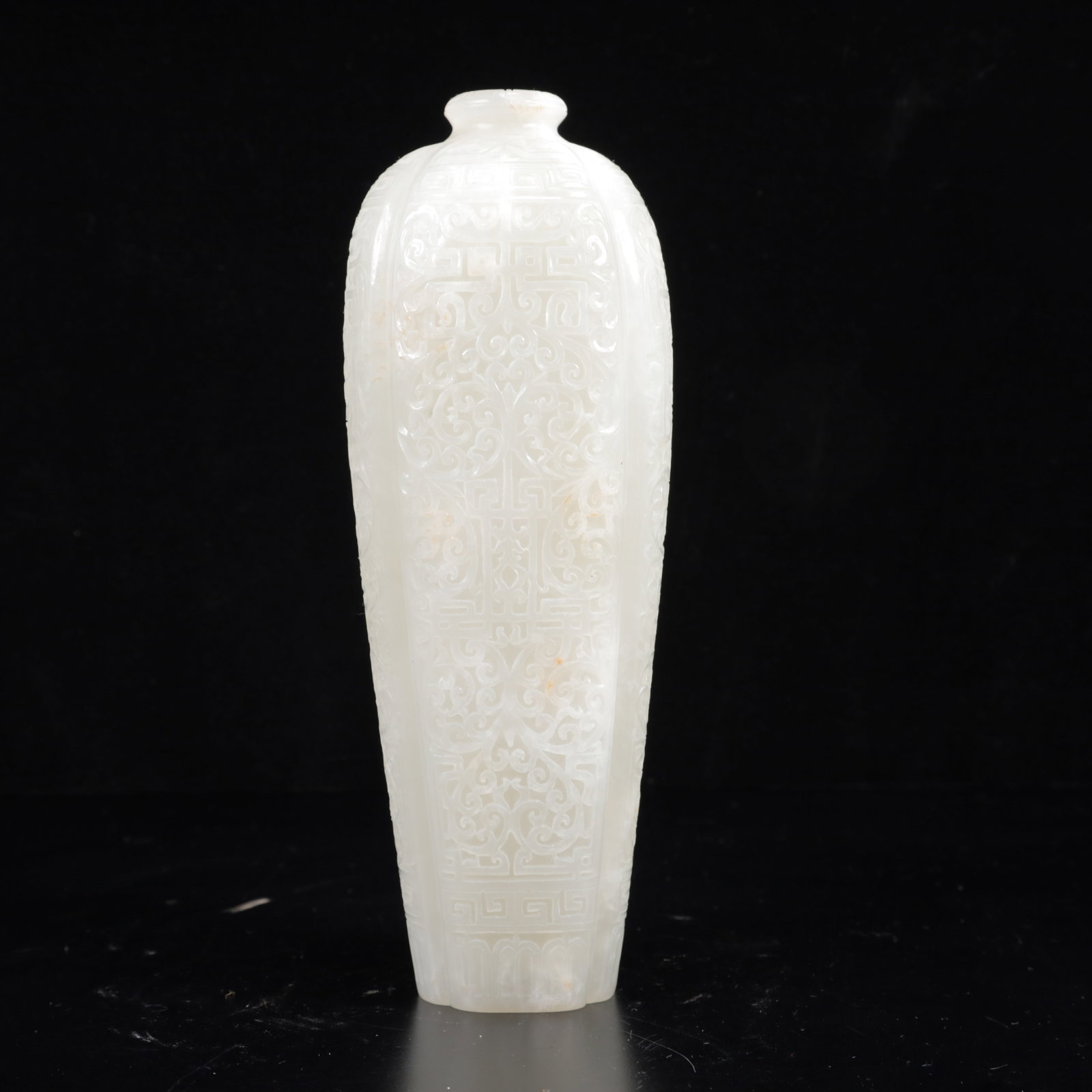 An Exquisite White Jade Lotus Pattern Vase: An Exquisite White Jade Lotus Pattern Vase,Qing Dynasty,China,Size:3.1inx9.1in,Weight:1100g 白玉缠枝莲纹瓶,中国清代