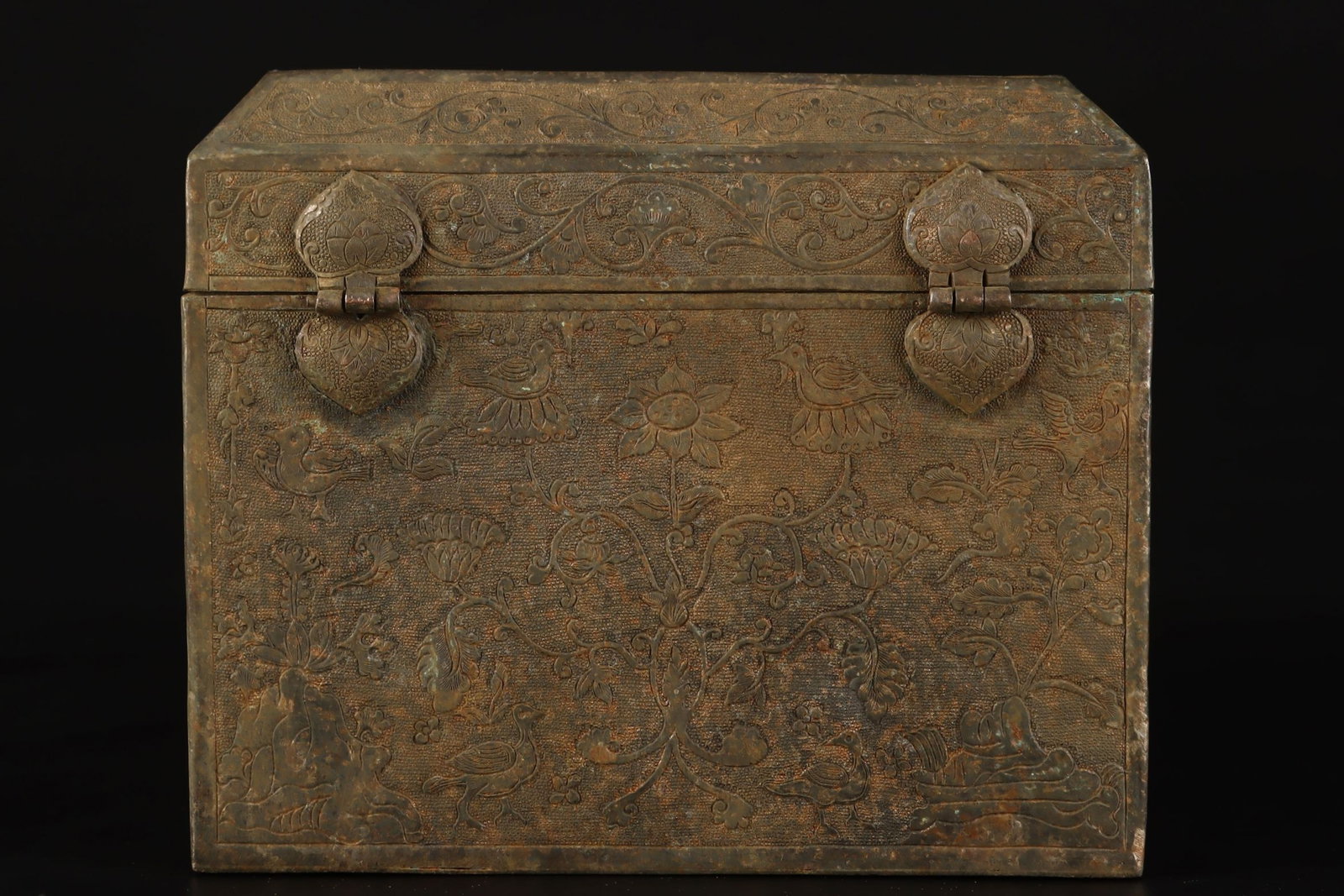 An Exquisite Bronze Lotus Pattern Box - 3