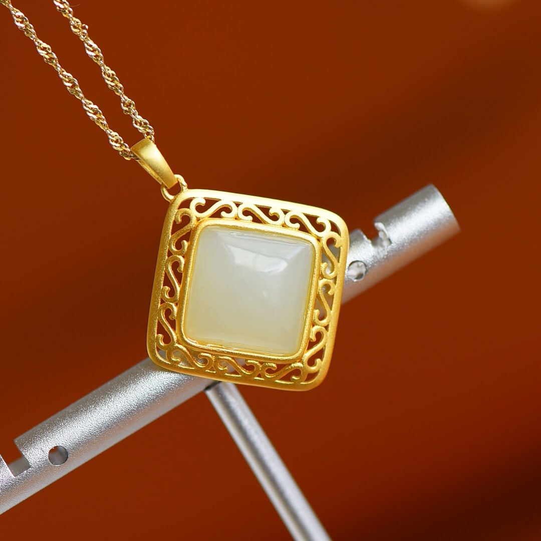 An Exquisite Sterling Silver-Gold Plated Inlaid White Jade Necklace: An Exquisite Sterling Silver-Gold Plated Inlaid White Jade Necklace,Size:12mmx12mm 纯银镀金镶白玉项链
