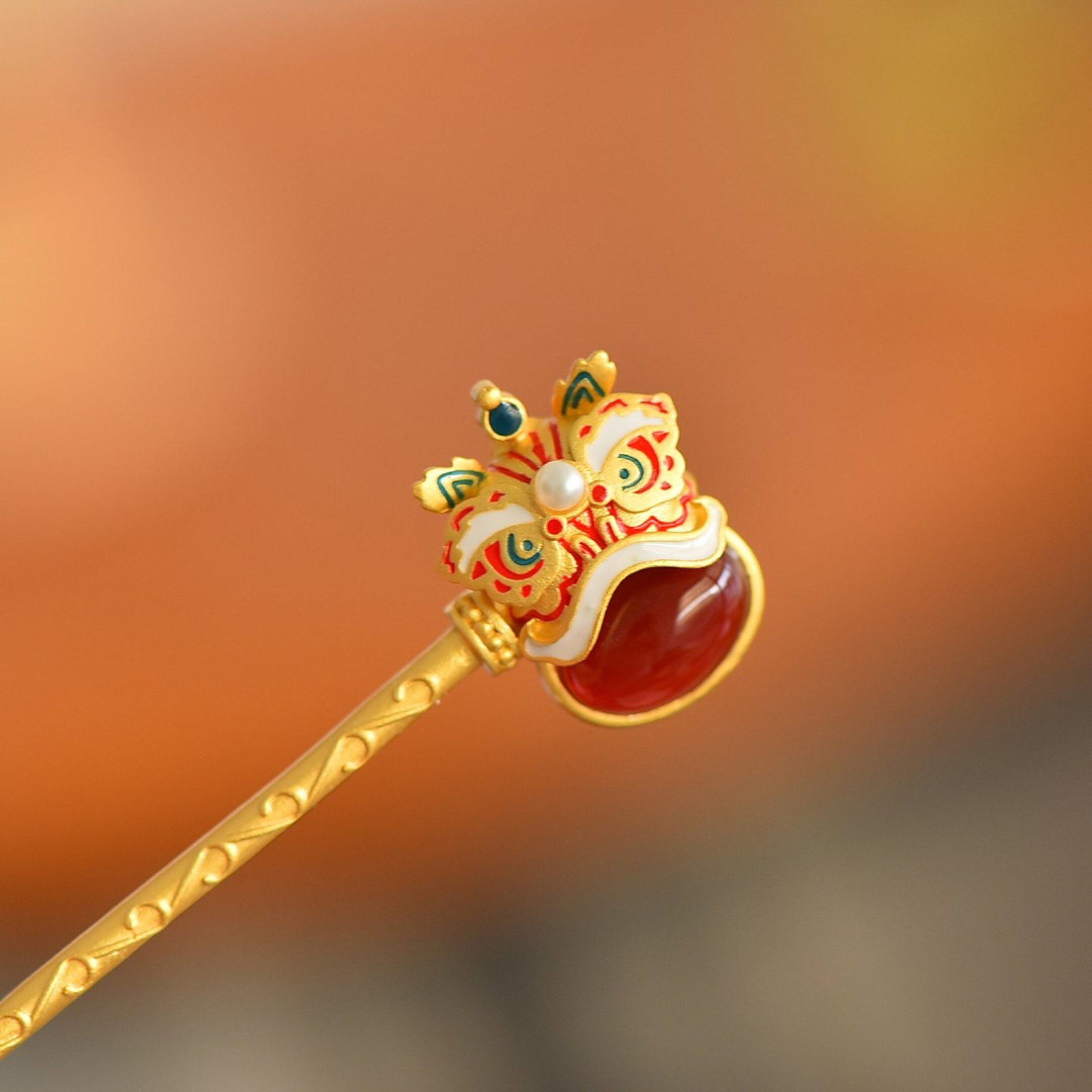 An Exquisite Sterling Silver-Gold Plated Inlaid Red Agate Hairpin: An Exquisite Sterling Silver-Gold Plated Inlaid Red Agate Hairpin,Size:10mmx14mm 纯银镀金镶红玛瑙发簪