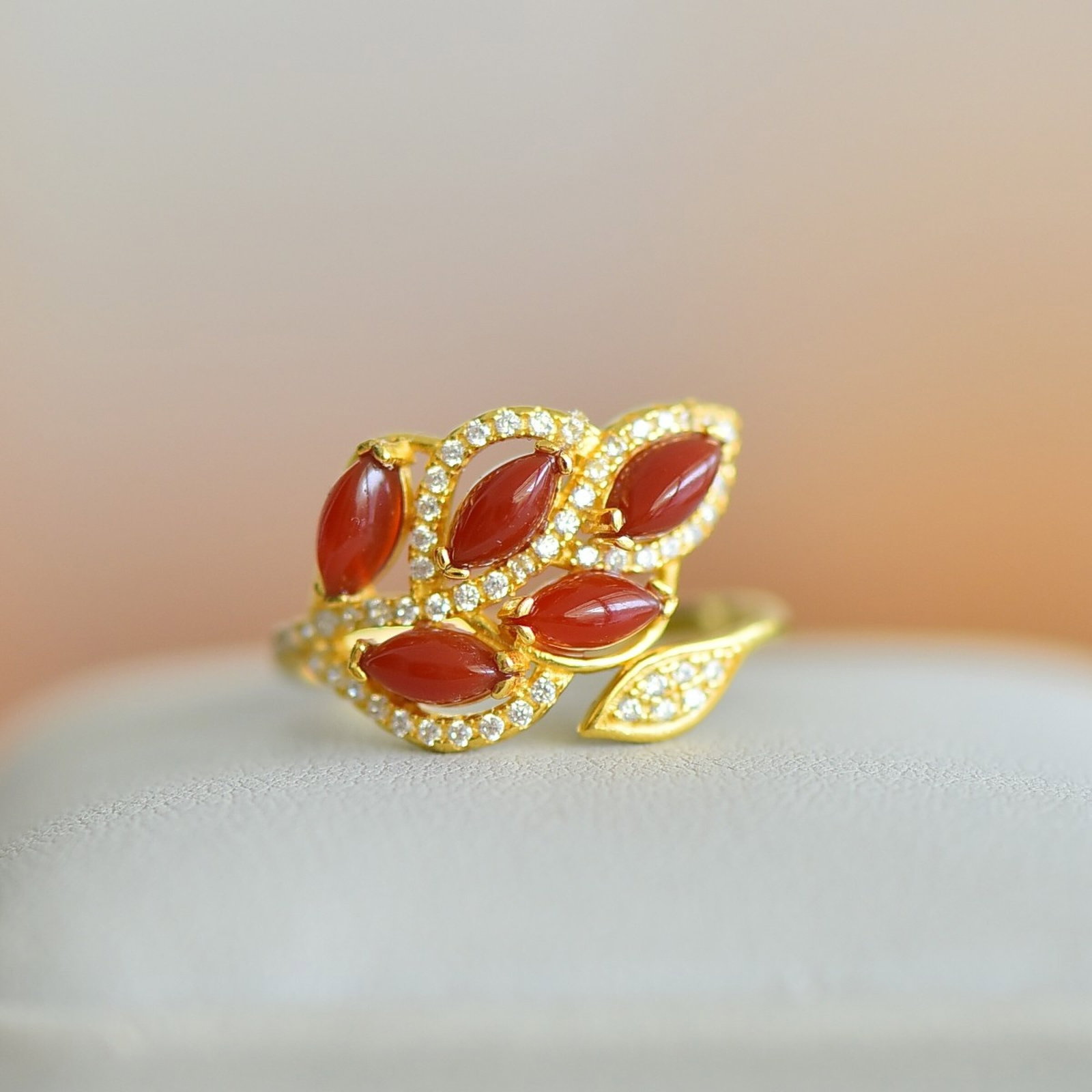 An Exquisite Sterling Silver-Gold Plated Inlaid Red Agate Ring,Inlaid Diamond: An Exquisite Sterling Silver-Gold Plated Inlaid Red Agate Ring,Inlaid Diamond,Size:3mmx6mm 纯银镀金镶红玛瑙戒指,嵌钻石