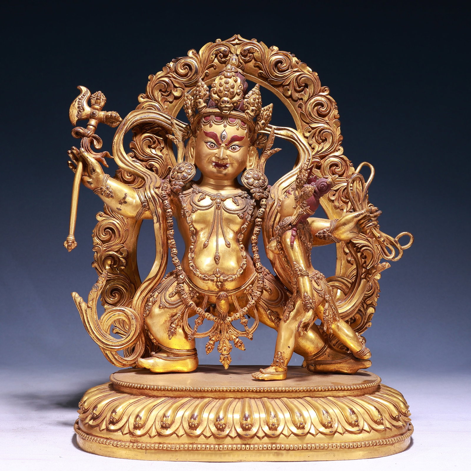 A Solemn Gilt Bronze Statue of Vajra: A Solemn Gilt Bronze Statue of Vajra,Ming Dynasty, China,Yongle Six-character Mark,Size:12.6inx7.9inx16.1in,Weight:11600g 铜鎏金金刚像,中国明É