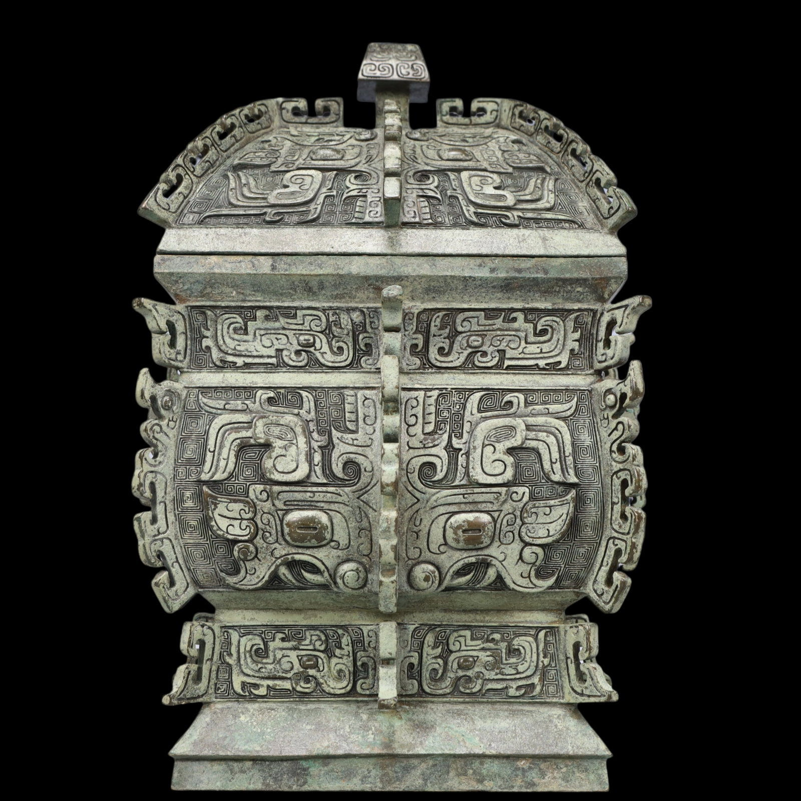 A Rare Bronze Beast-Face Pattern Jar with Cover,With Inscription: A Rare Bronze Beast-Face Pattern Jar with Cover,With Inscription,Ancient Time, China,Size:9.1inx7.9inx14.6in ;Weight:10.1kg 青铜兽面纹盖罐，带&