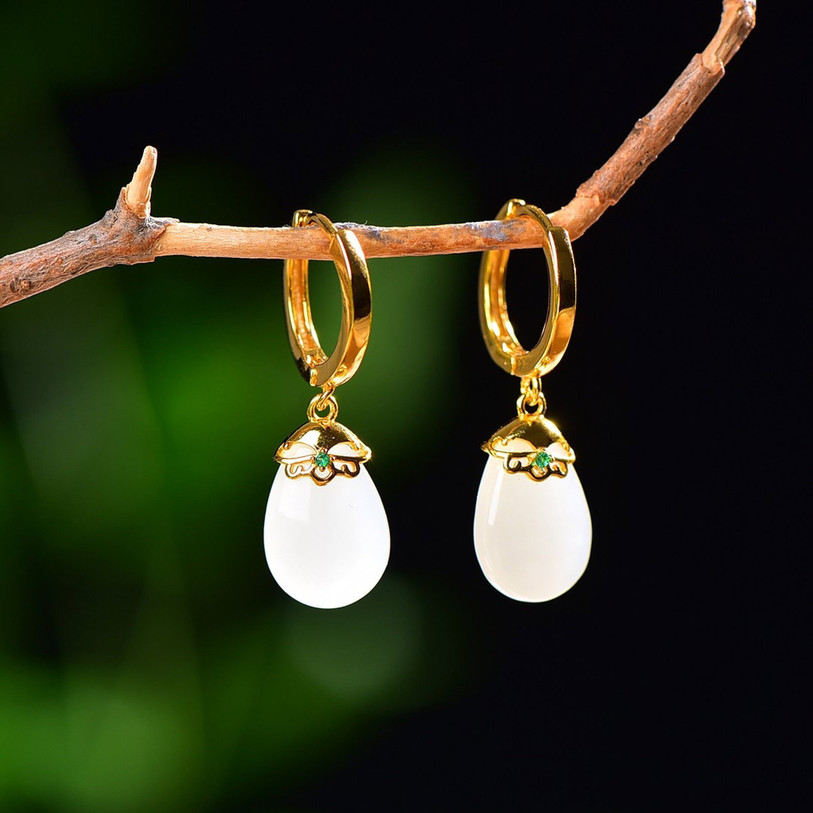 A Pair of Exquisite Sterling Silver-Gold Plated Inlaid White Jade Earrings: A Pair of Exquisite Sterling Silver-Gold Plated Inlaid White Jade Earrings,Size:10mmx14mm 一对纯银镀金镶白玉耳环