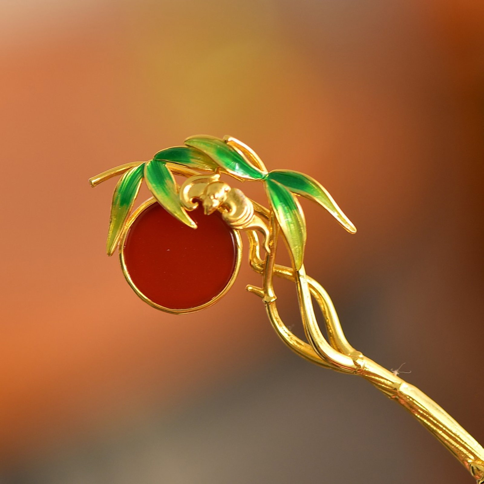 An Exquisite Sterling Silver-Gold Plated Inlaid Red Agate Hairpin: An Exquisite Sterling Silver-Gold Plated Inlaid Red Agate Hairpin,Size:16mmx16mm 纯银镀金镶红玛瑙发簪