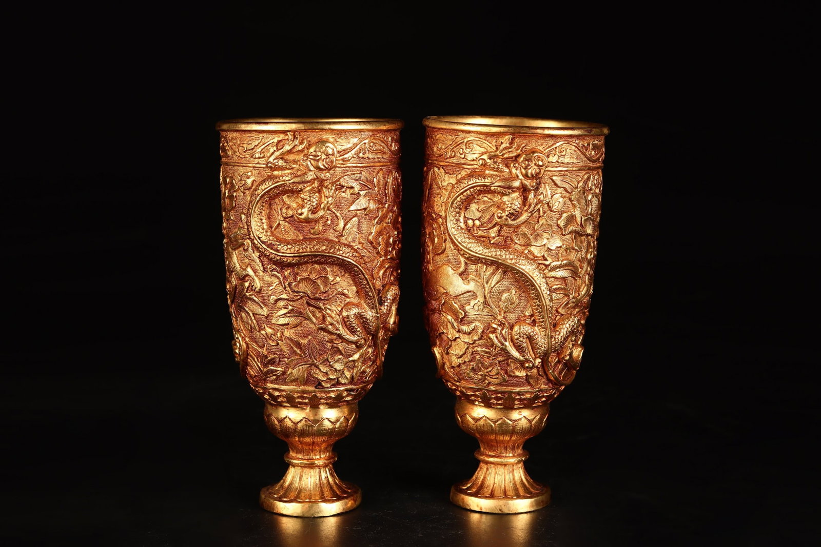 A Pair of Exquisite Gilt Bronze Flower and Dragon Pattern Cups: A Pair of Exquisite Gilt Bronze Flower and Dragon Pattern Cups,the Warring States period in China,Size:5.3inx2.4in,Total Weight:900g 一对铜鎏金花卉龙