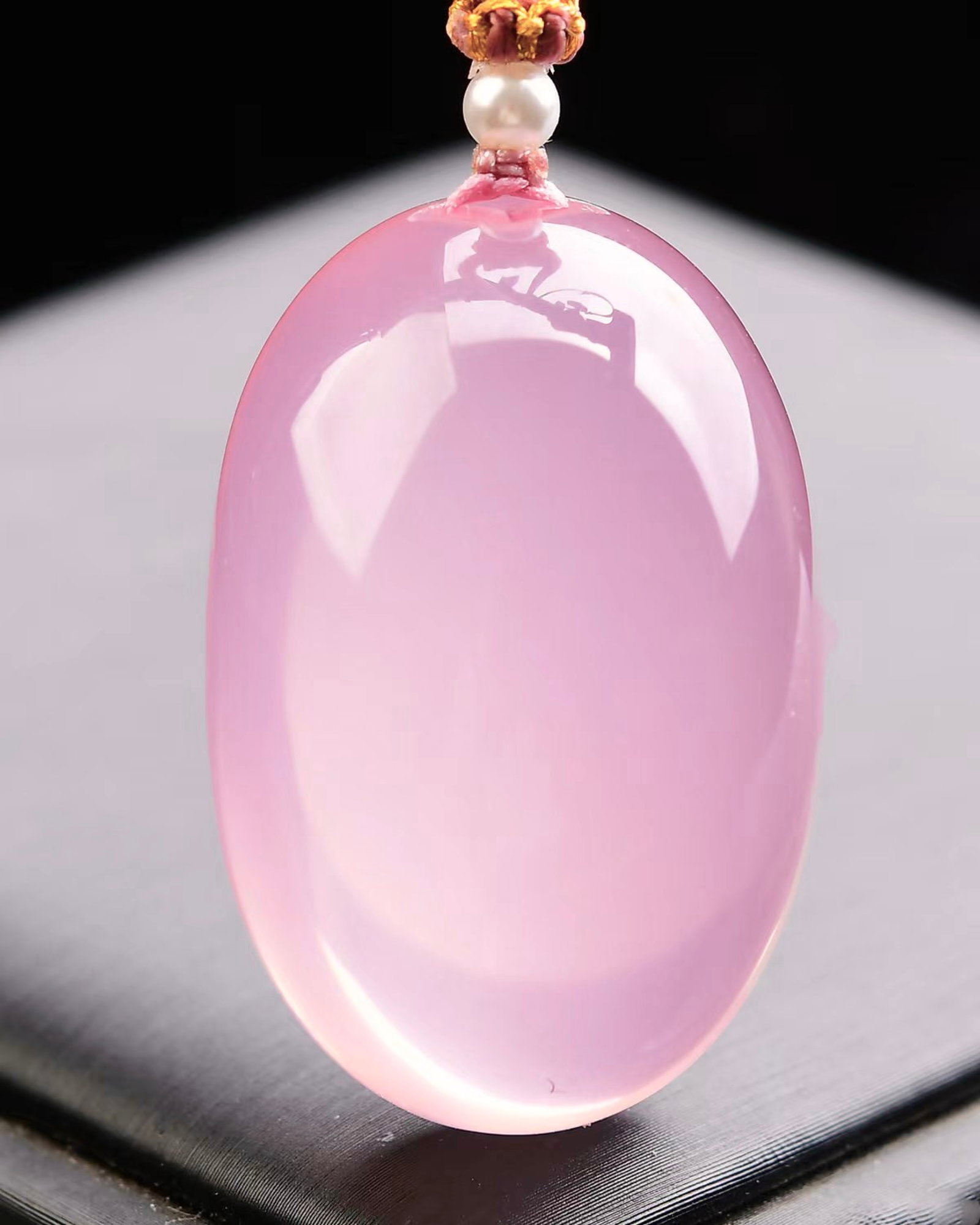 An Exquisite Crystal Pendant: An Exquisite Crystal Pendant,Size:40mmx26mmx20mm,Weight:34.5g 水晶吊坠