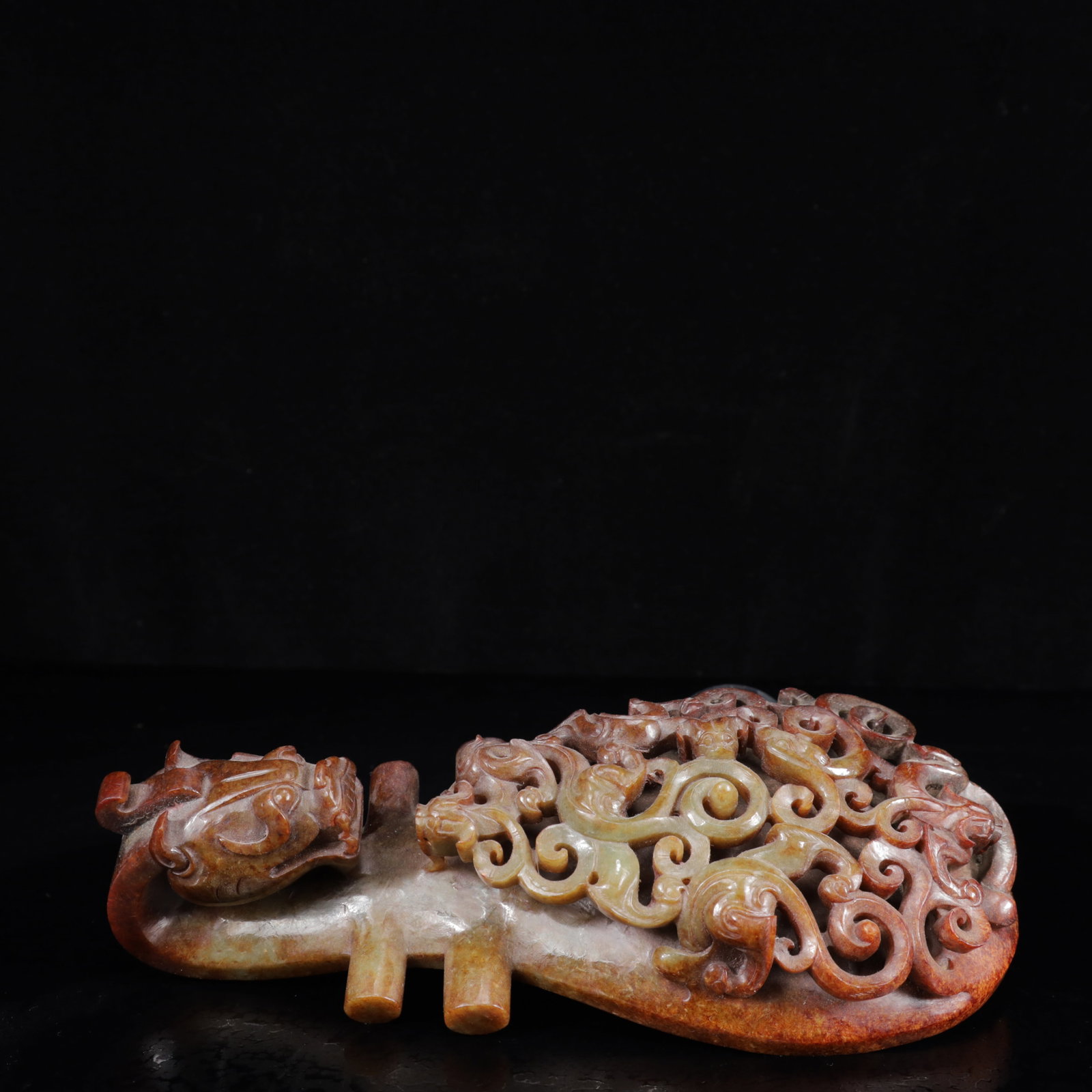 An Exquisite White Jade Chi-Dragon Pattern Ornament: An Exquisite White Jade Chi-Dragon Pattern Ornament,Qing Dynasty,China,Size:4.3inx2.4inx9.4in,Weight:1000g 白玉螭龙纹摆件,中国清代