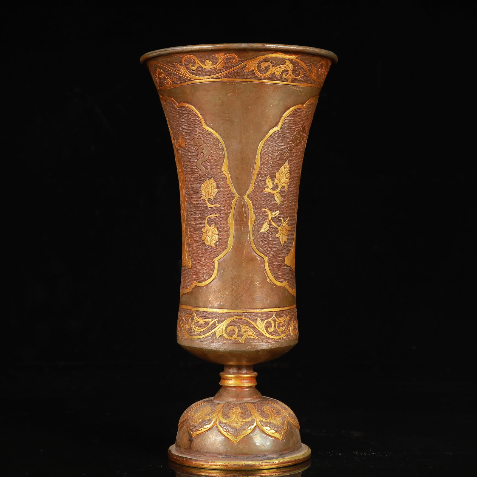 An Exquisite Gilt Silver Figure Pattern Cup - 4