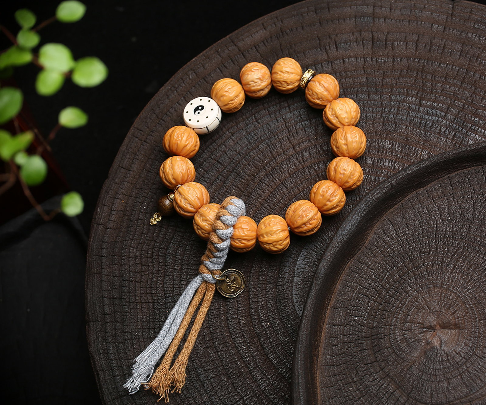 An Exquisite Walnut Bracelets - 2