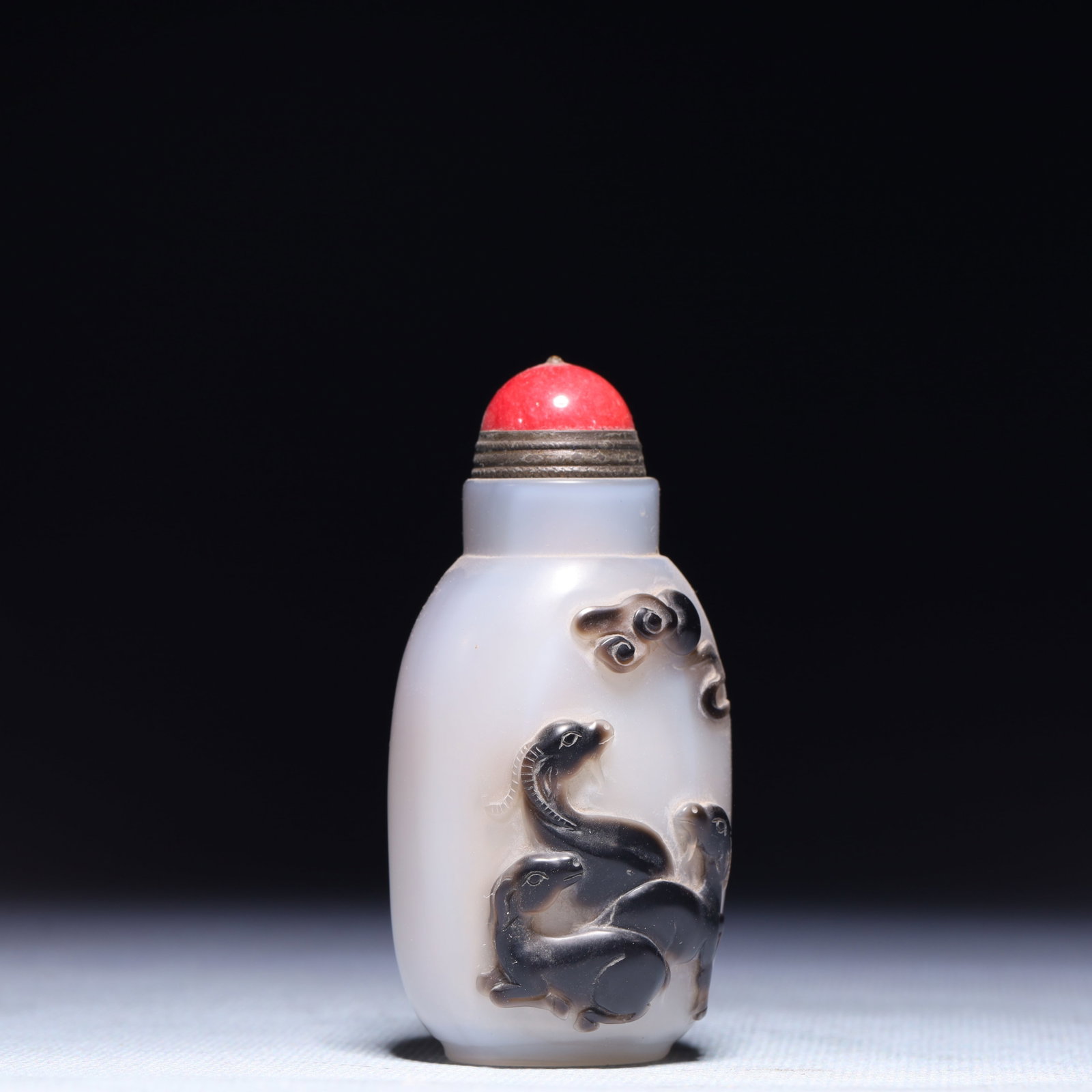 An Exquisite Agate Sheep Pattern Snuff Bottle - 3
