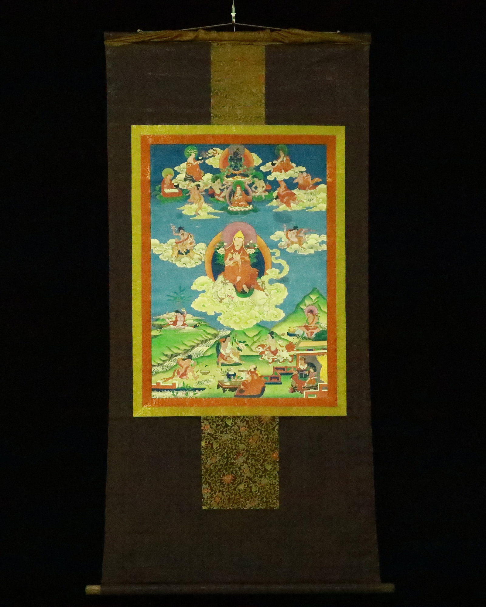 A Rare Brocade Painted Color Statue of Tsongkhapa Tangka: A Rare Brocade Painted Color Statue of Tsongkhapa Tangka,Qing Dynasty, China,Size:31.5inx66.9in 织锦彩绘宗喀巴像唐卡,中国清