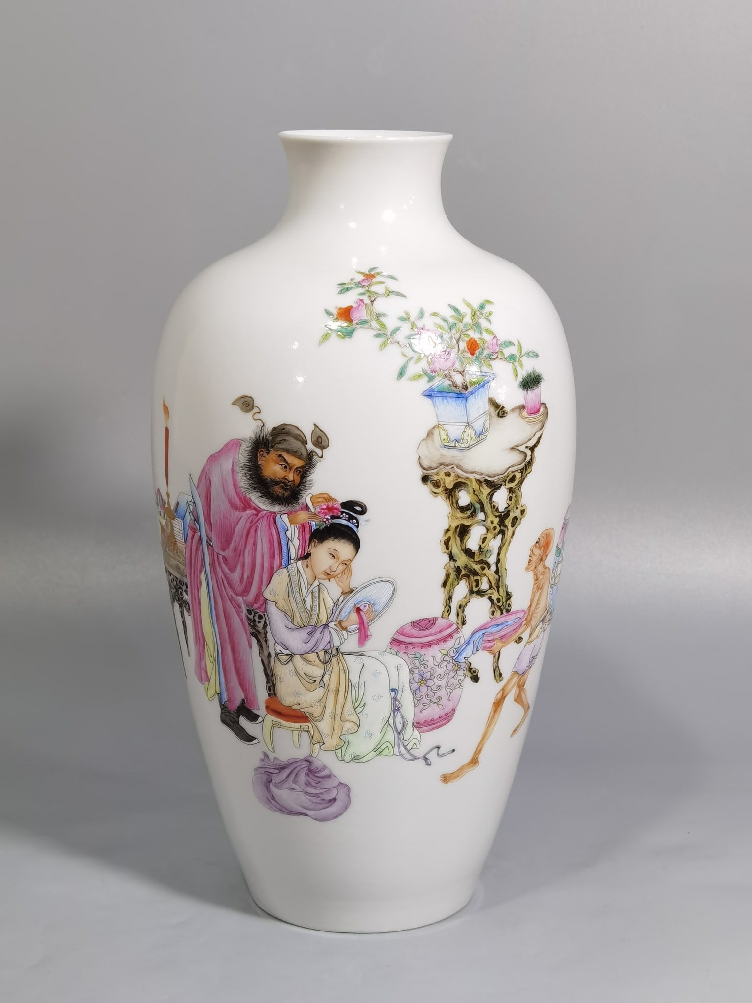 An Exquisite Famille-Rose Character and Story Pattern Vase,with poem: An Exquisite Famille-Rose Character and Story Pattern Vase,with poem,Qing Dynasty,China,Qianlong Four-character Mark,Size:9.2inx5in
