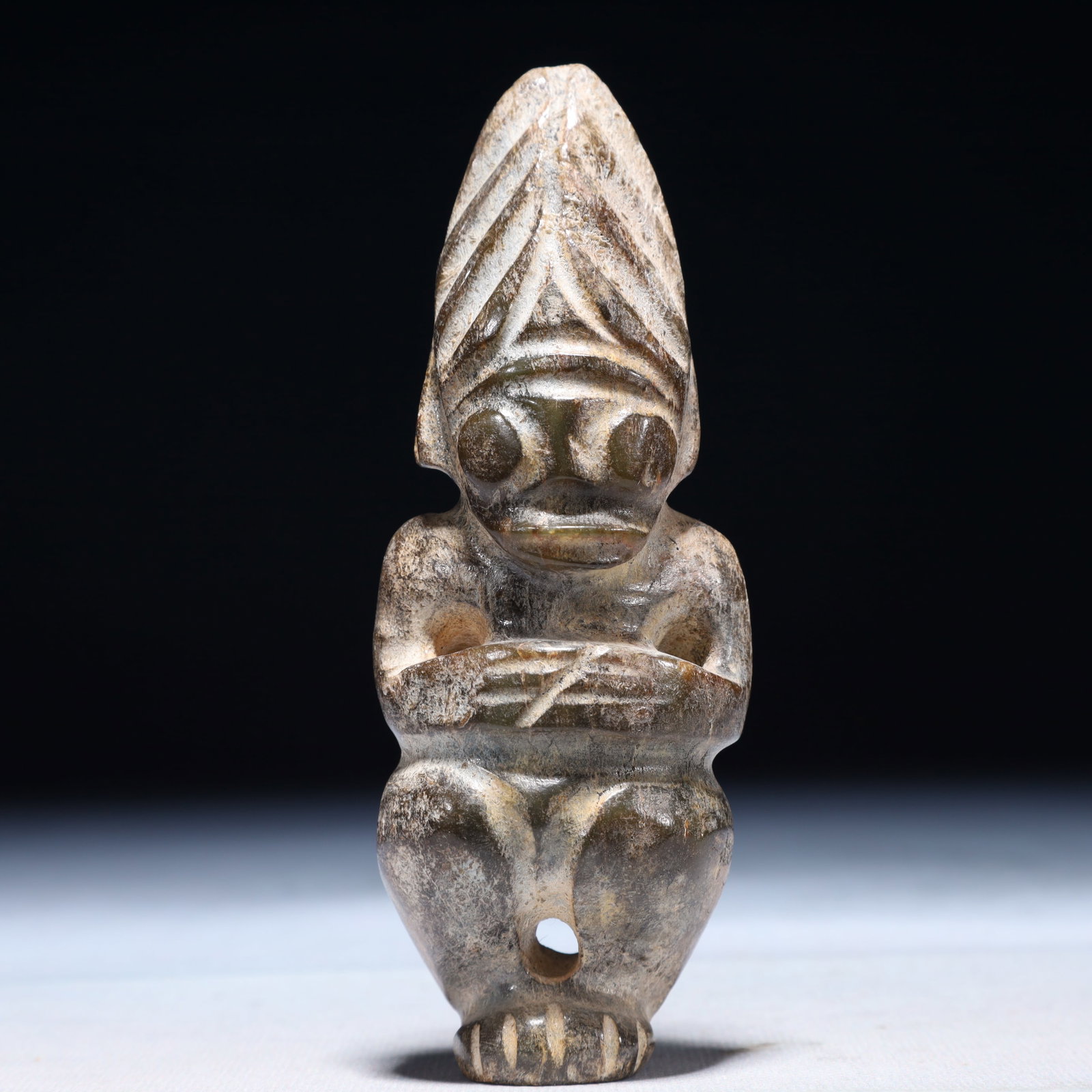 An Archaic Hongshan Culture Greenish Jade Figure Ornament: An Archaic Hongshan Culture Greenish Jade Figure Ornament,Ancient Time,China,Size:1.8inx1.2inx5.1in,Weight:250g 红山文化青白玉人物摆件