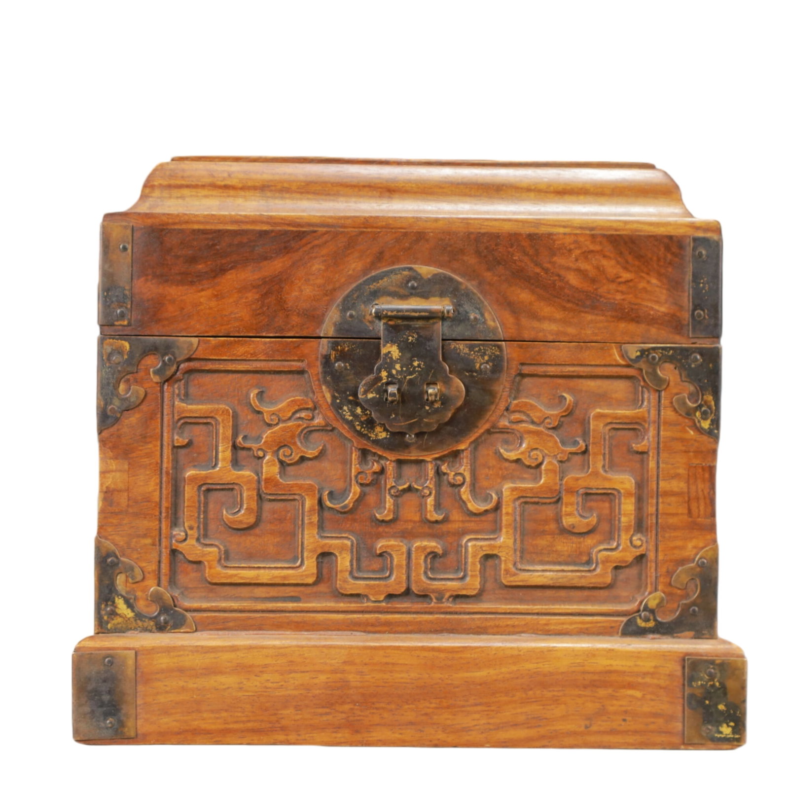 An Exquisite Boxwood Dragon Pattern Box: An Exquisite Boxwood Dragon Pattern Box,Qing Dynasty,China,Size:8.3inx8.3inx7.5in,Weight:1450g 黄杨木龙纹箱,中国清代
